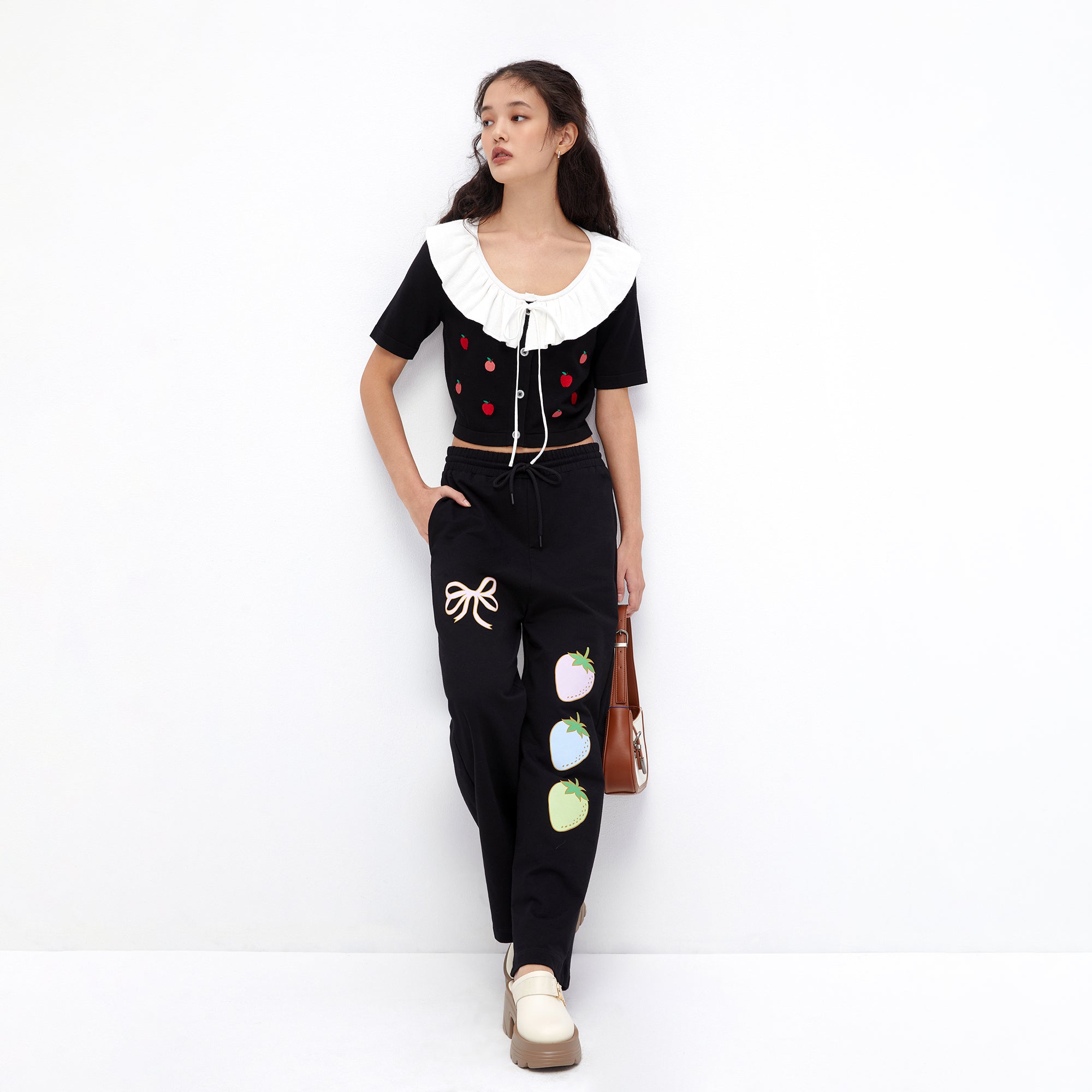 Sweet Apple Ruffle Crop Top Black - Jelly Bunny Thailand Official Online Store