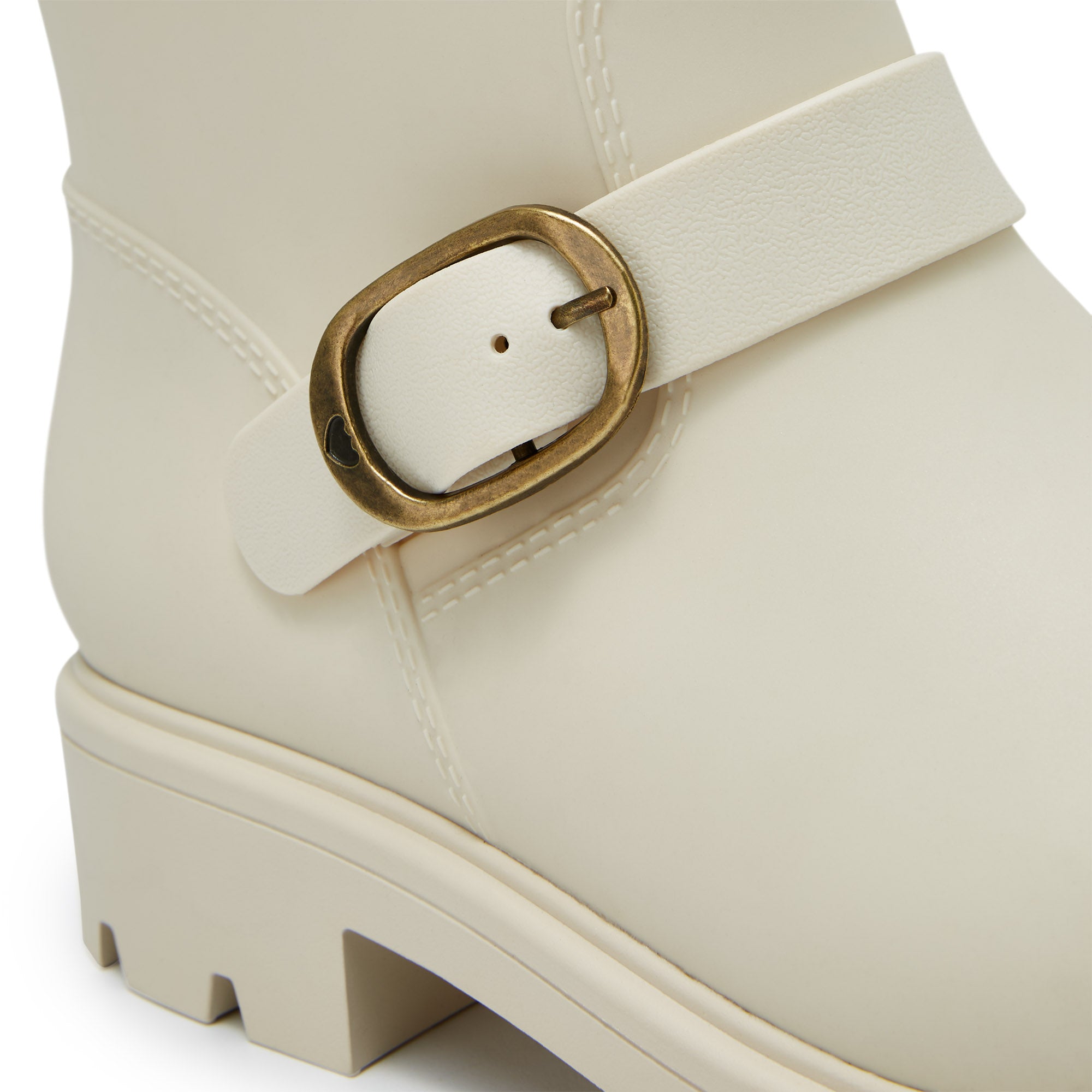 รองเท้าบูท Vanessa Ivory