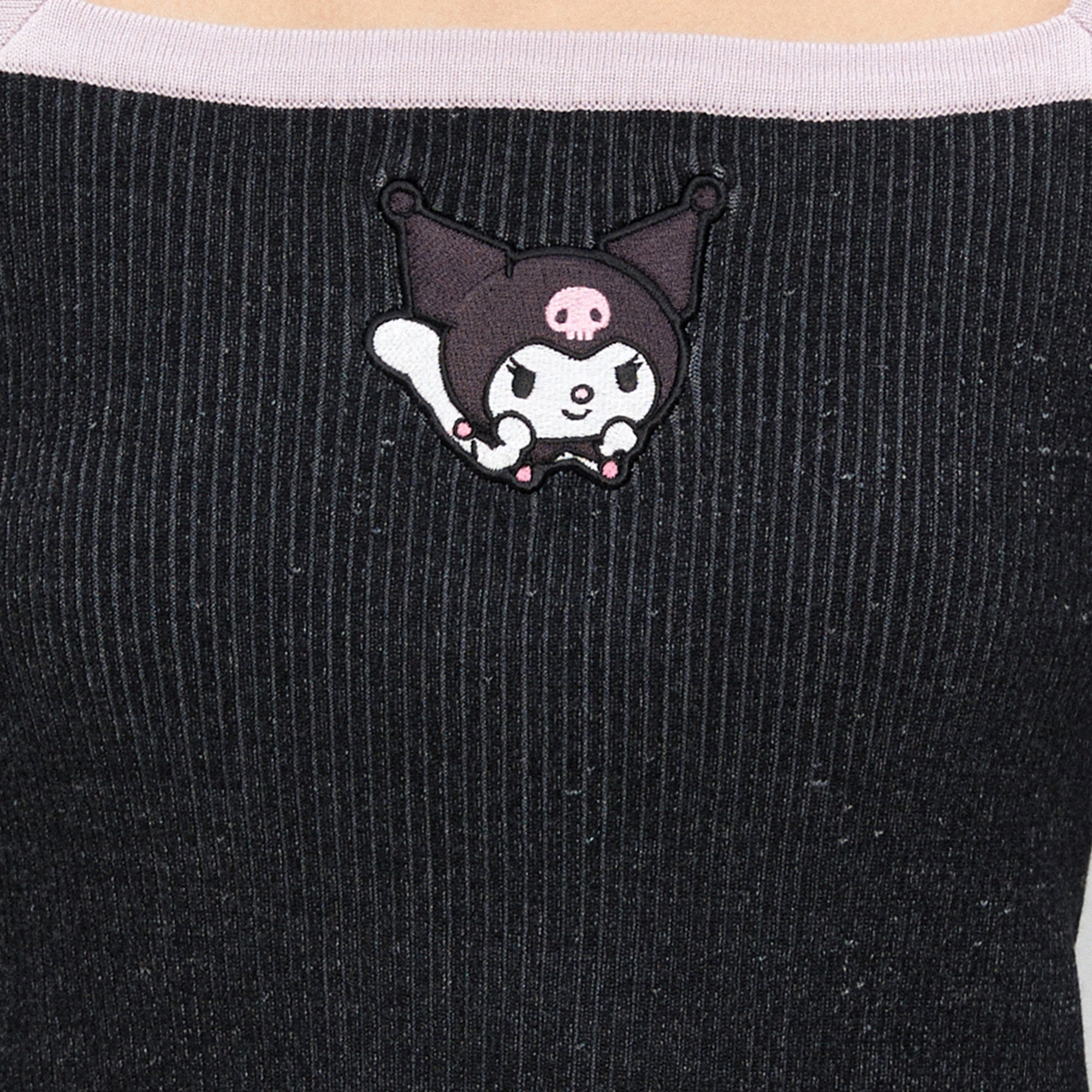 เสื้อแขนยาวผ้าริบปักลายการ์ตูน Kuromi Black