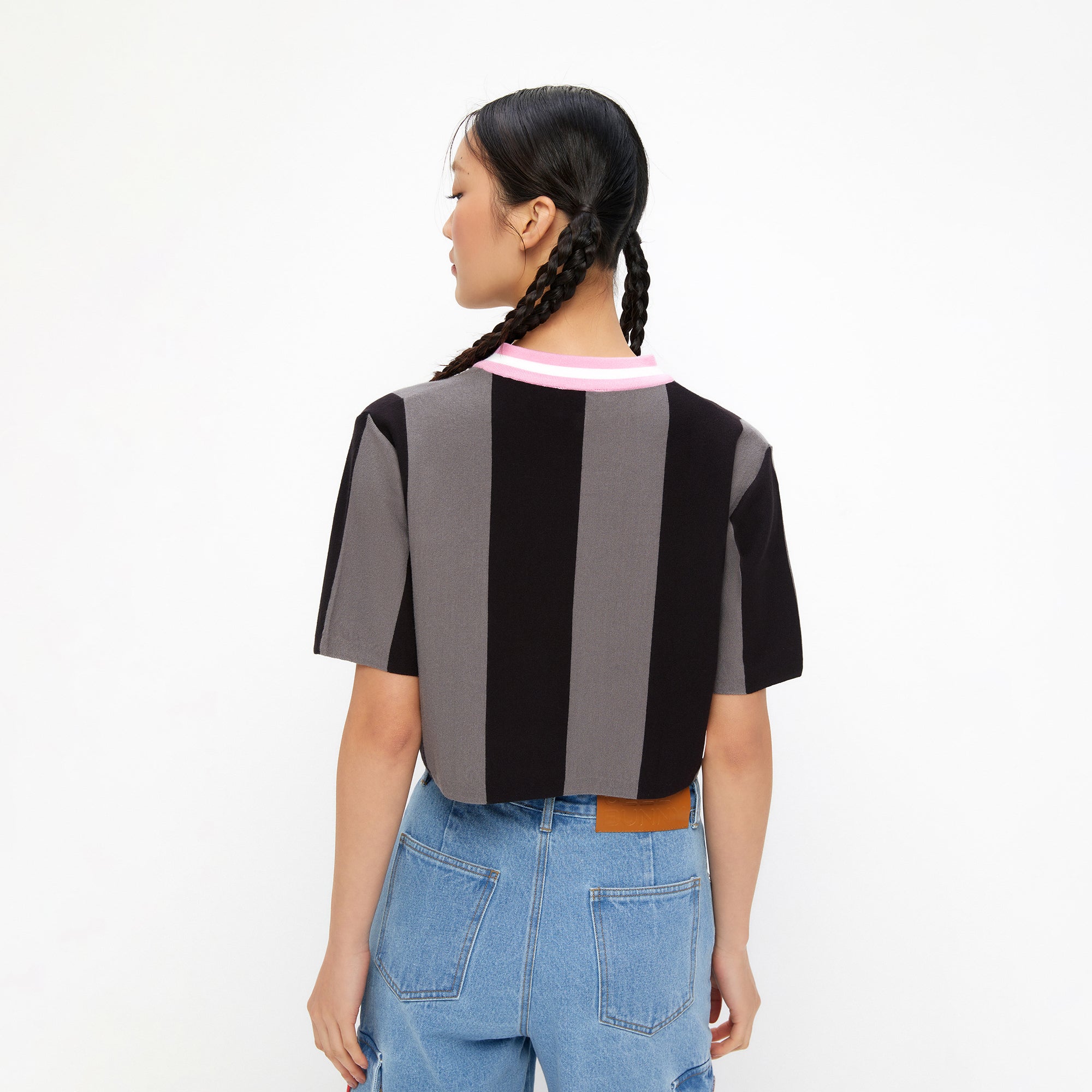 เสื้อครอปแขนสั้นลายทาง Multi Color