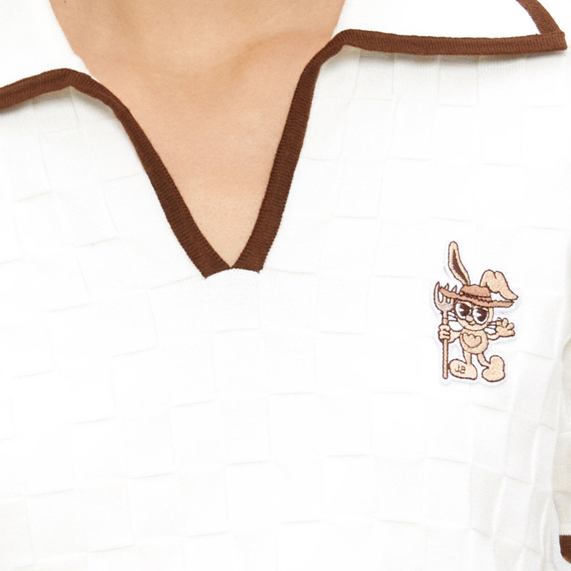 เสื้อโปโลแขนสั้นปักลาย