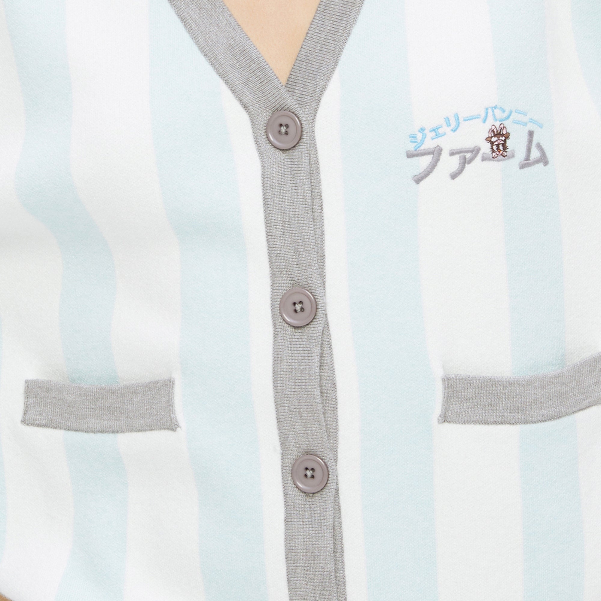 เสื้อคาร์ดิแกนแขนยาวปักลายโลโก้