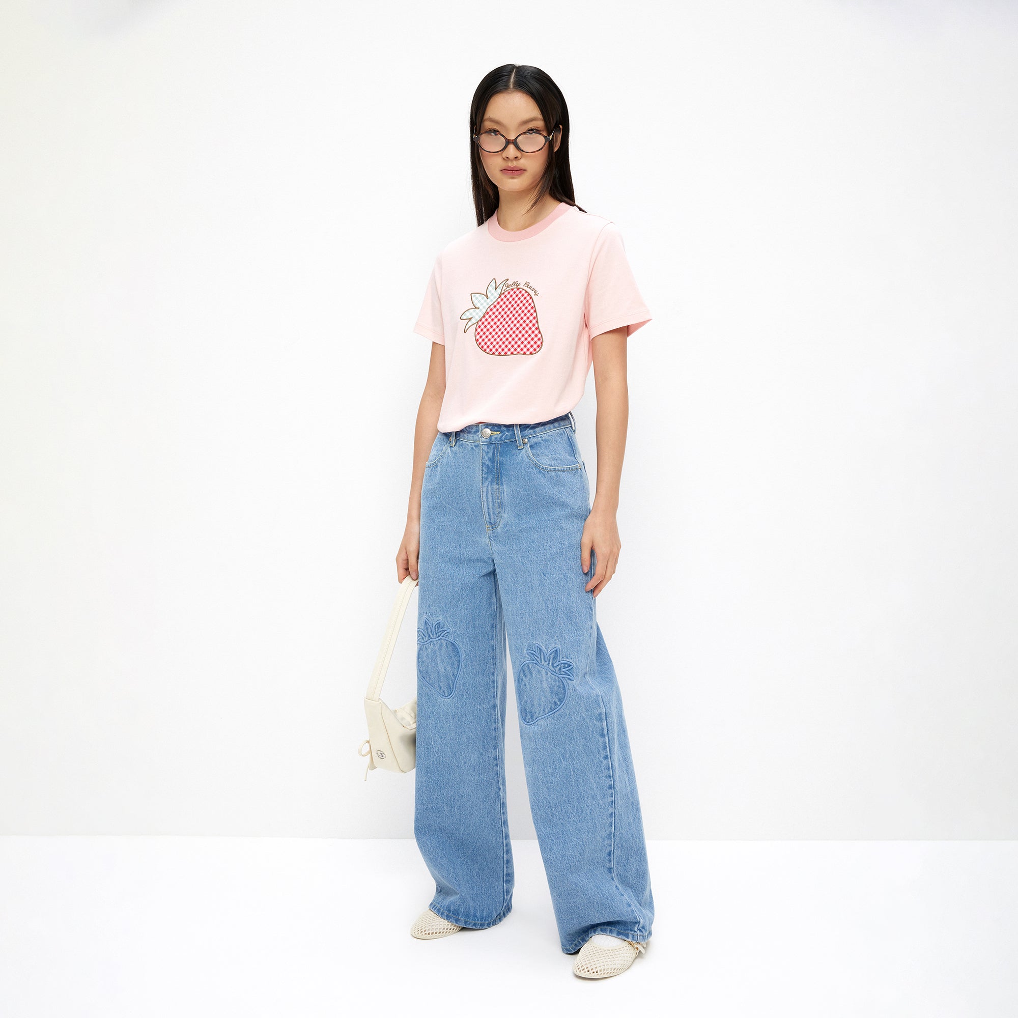 เสื้อยืดแขนสั้นพิมพ์ลายสตรอว์เบอร์รี