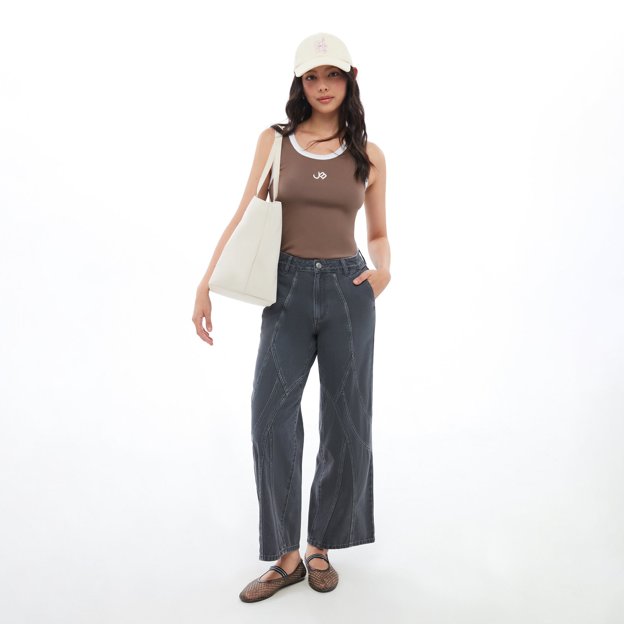 เสื้อกล้ามปักลายโลโก้ Brown