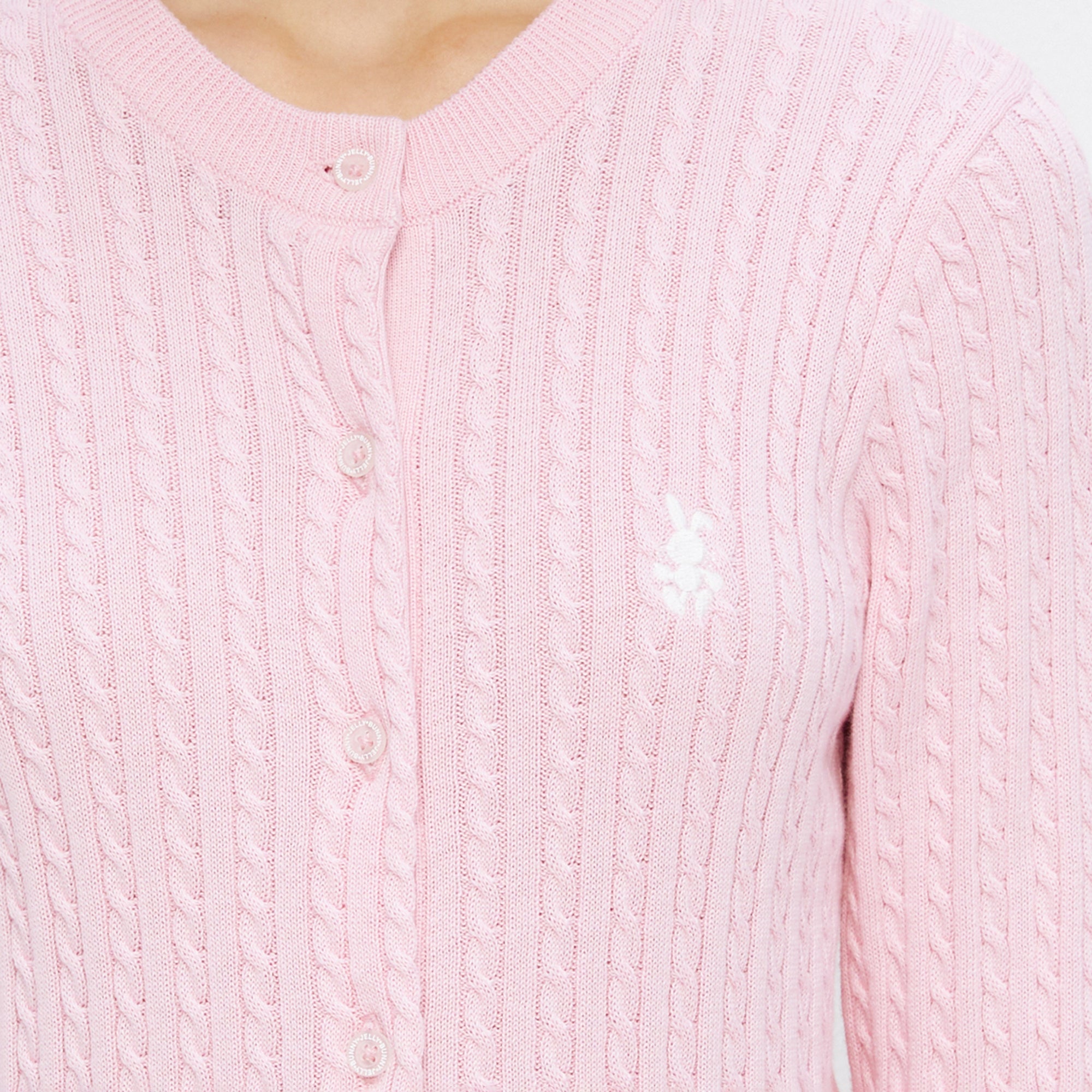 เสื้อคาร์ดิแกนถักเคเบิ้ลปักลาย Pink