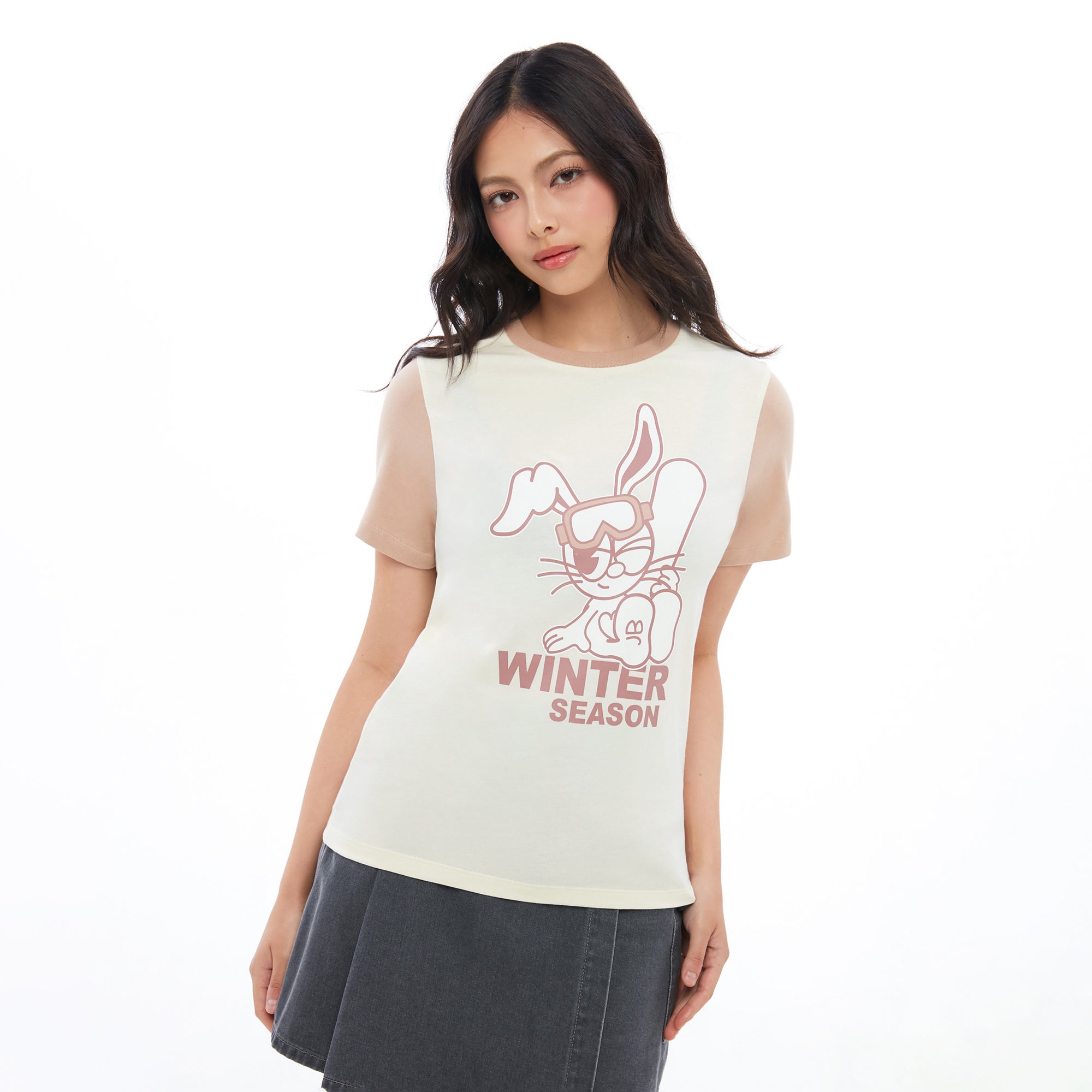 เสื้อยืดแขนสั้นพิมพ์ลาย Cream