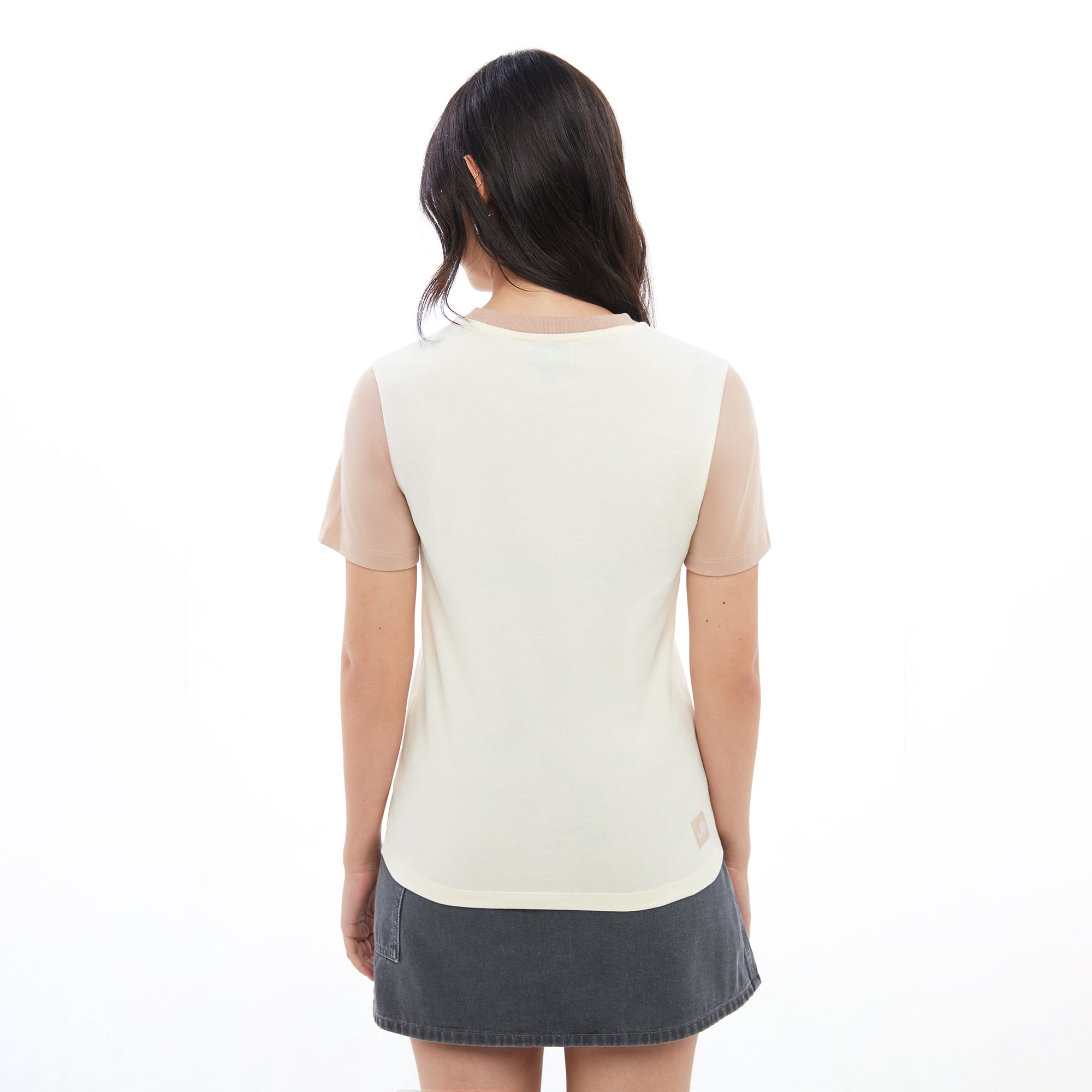 เสื้อยืดแขนสั้นพิมพ์ลาย Cream