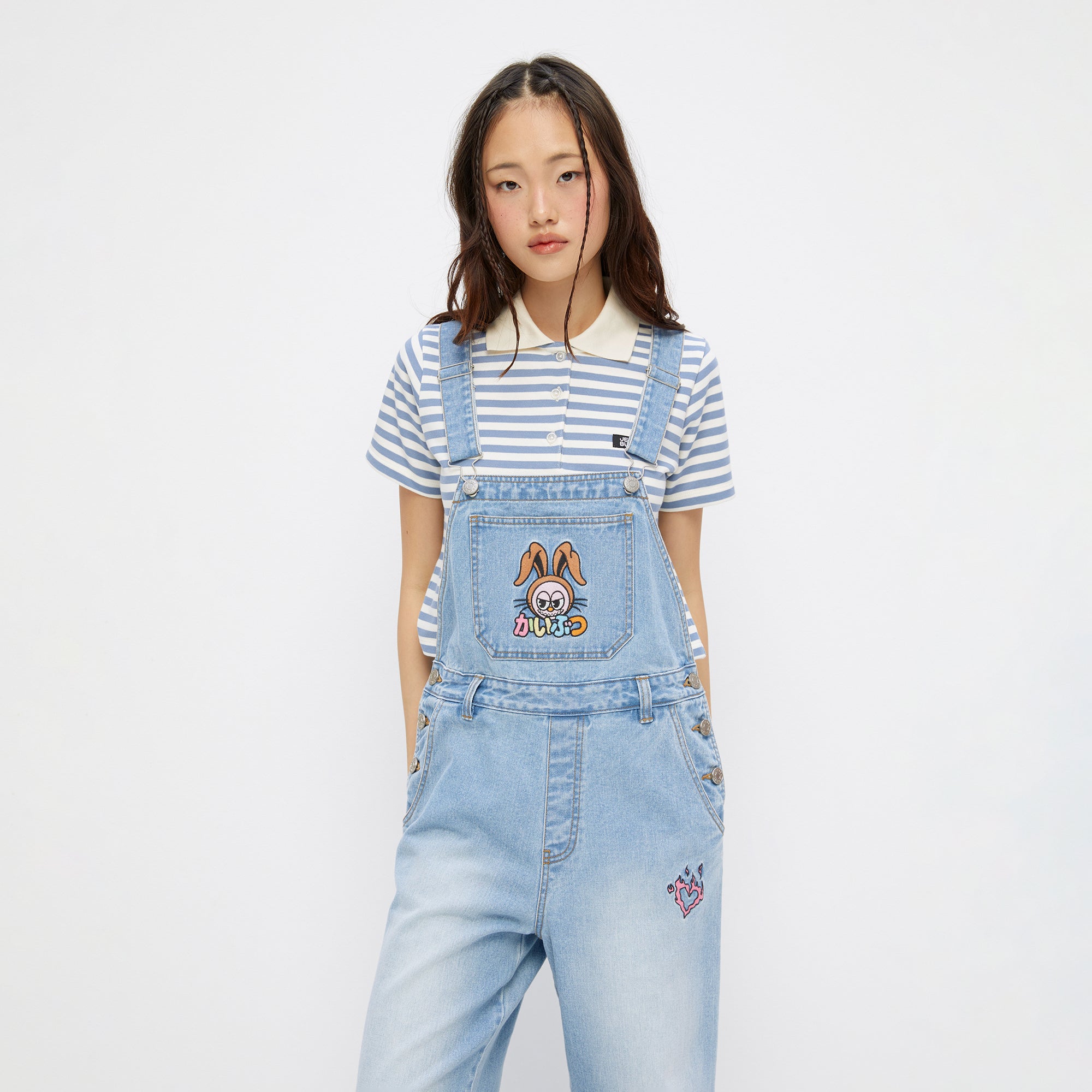 ชุดเอี๊ยมเดนิมปักลายกระต่าย Jerme Blue