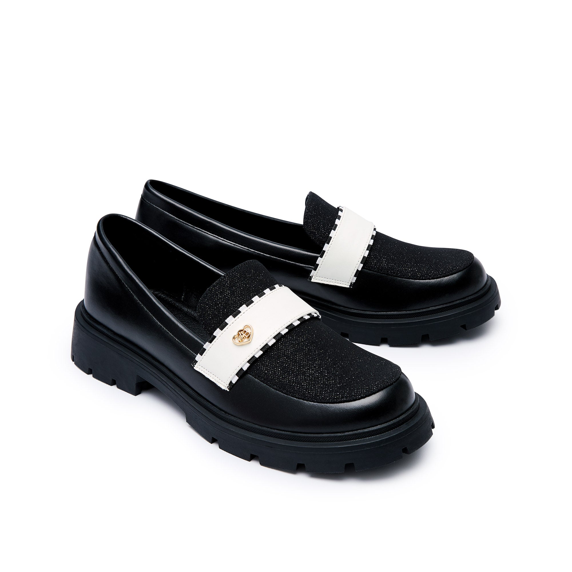 รองเท้าโลฟเฟอร์ Caden Nyomi Black