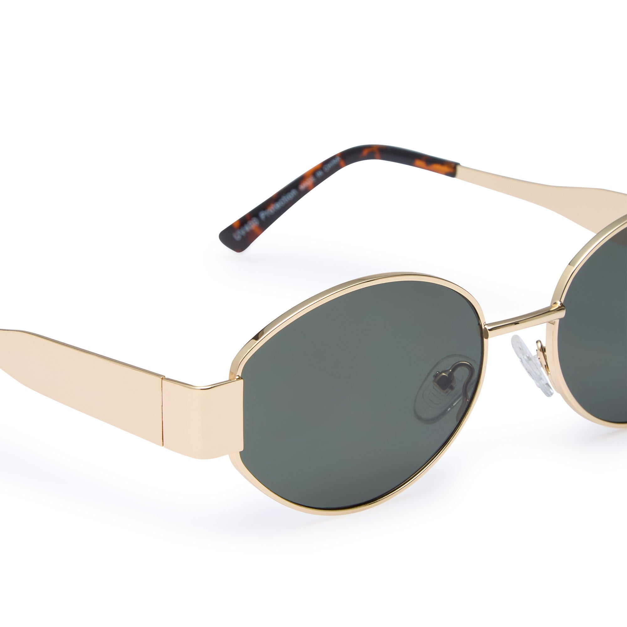 แว่นตากันแดด Isabella Black