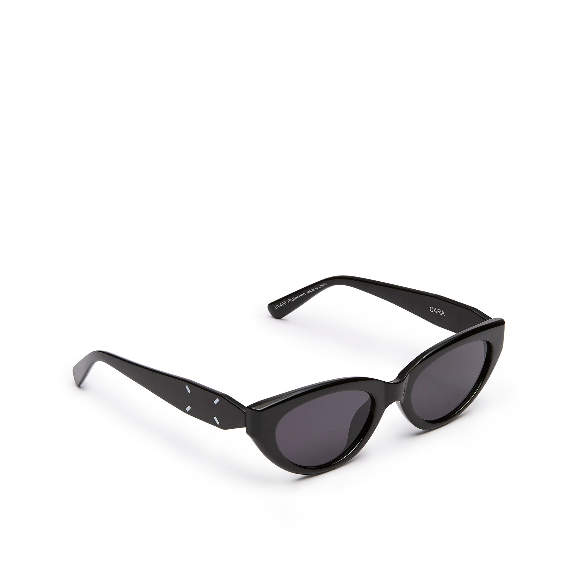 แว่นกันแดด Cara Black