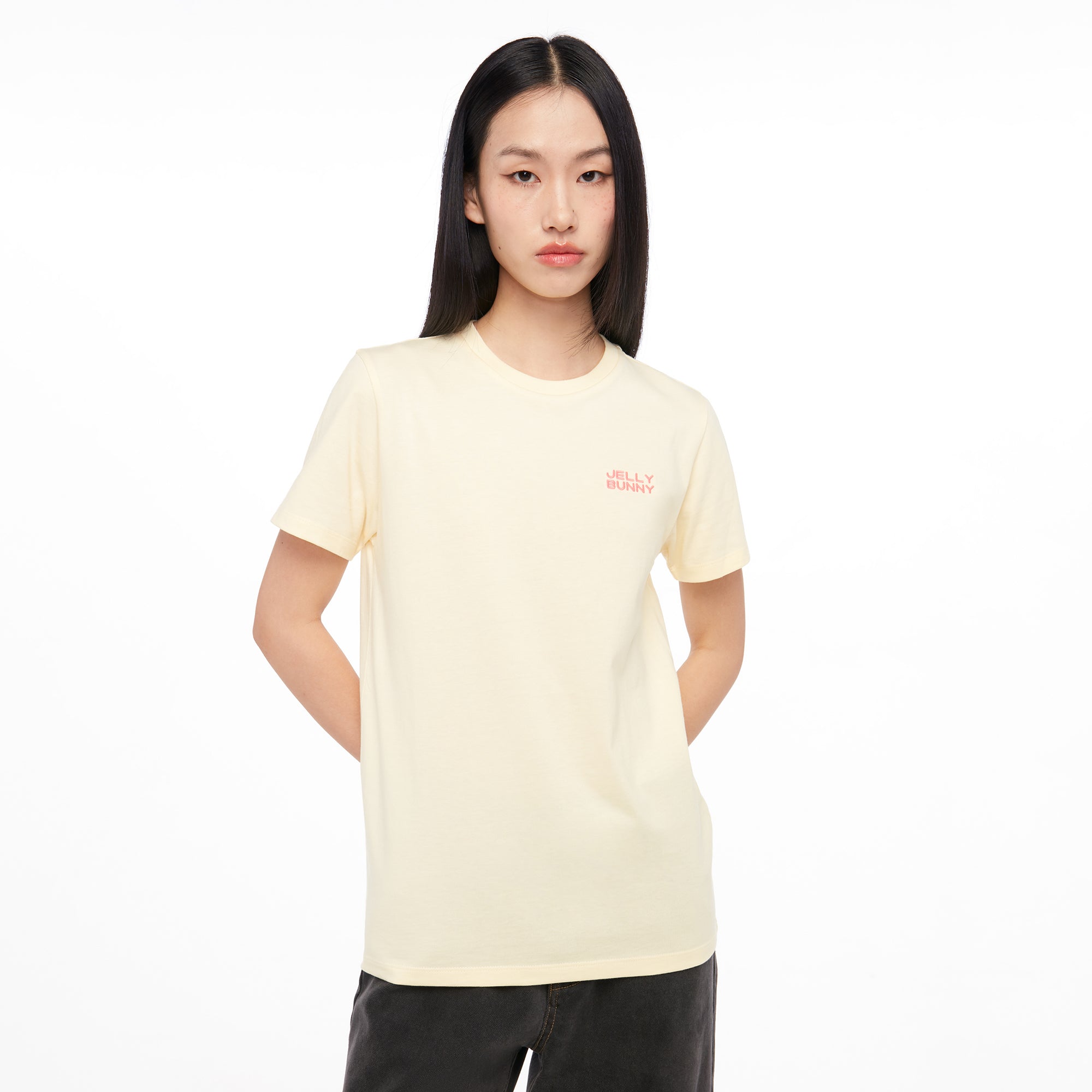 เสื้อยืดแขนสั้นปักโลโก้ Cream