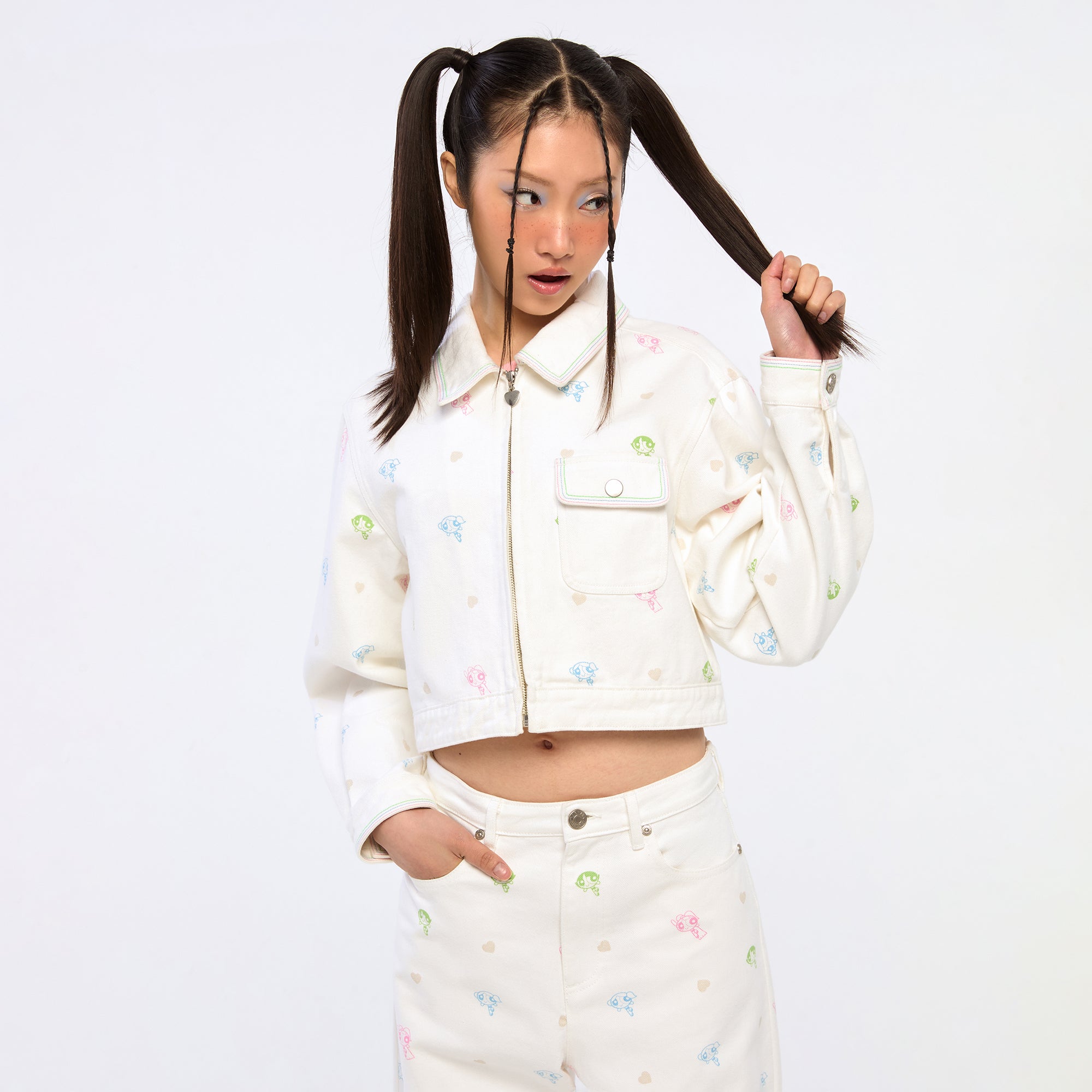 เสื้อแจ็คเก็ตแขนยาวพิมพ์ลาย Powerpuff Girl White
