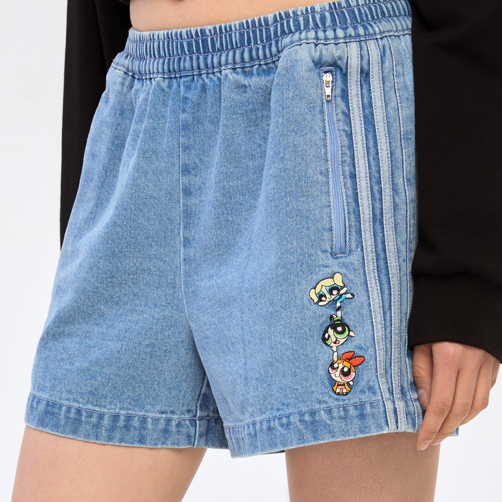 กางเกงขาสั้นเดนิมปักลาย Powerpuff Girl Blue
