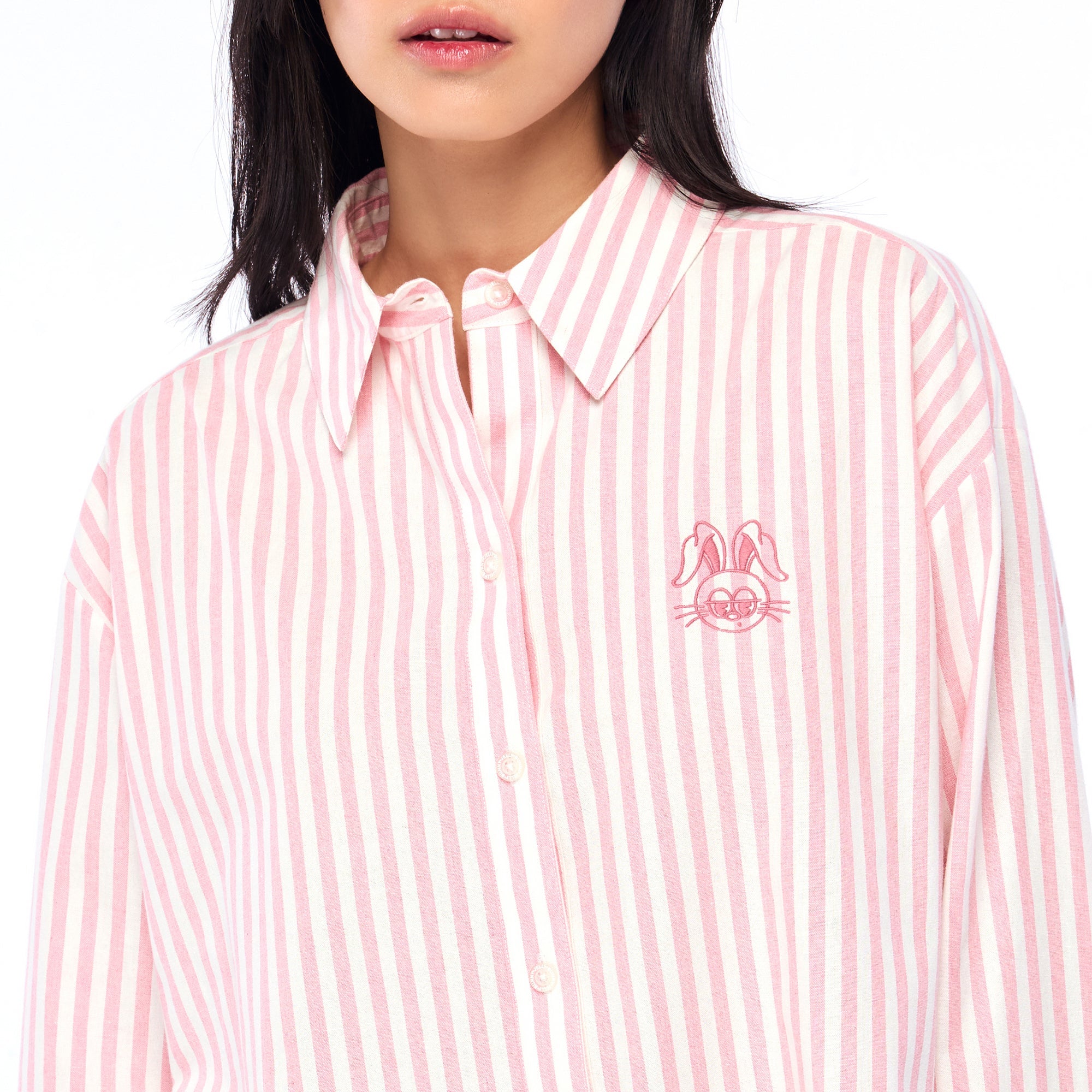 เสื้อเชิ้ตลายทางปักลาย Jerme Pink