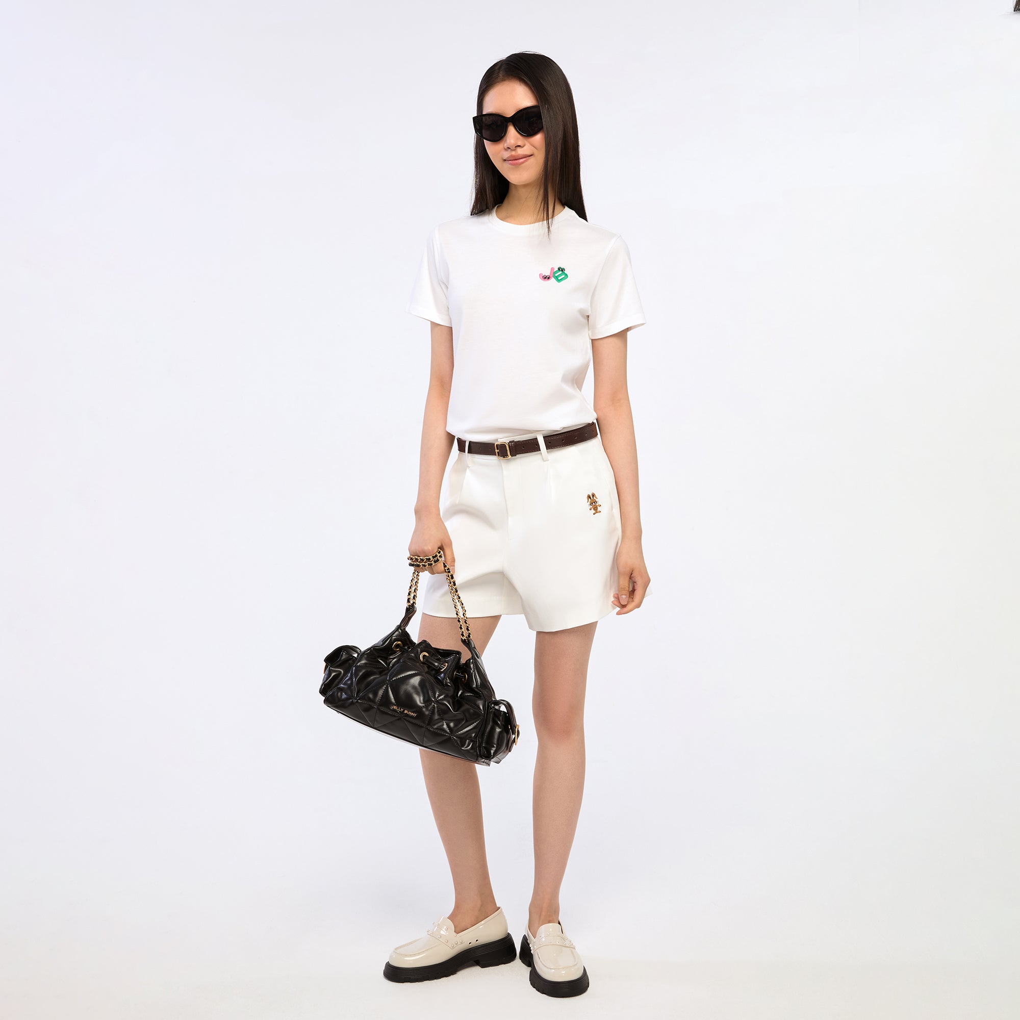 เสื้อยืดแขนสั้นปักโลโก้ White