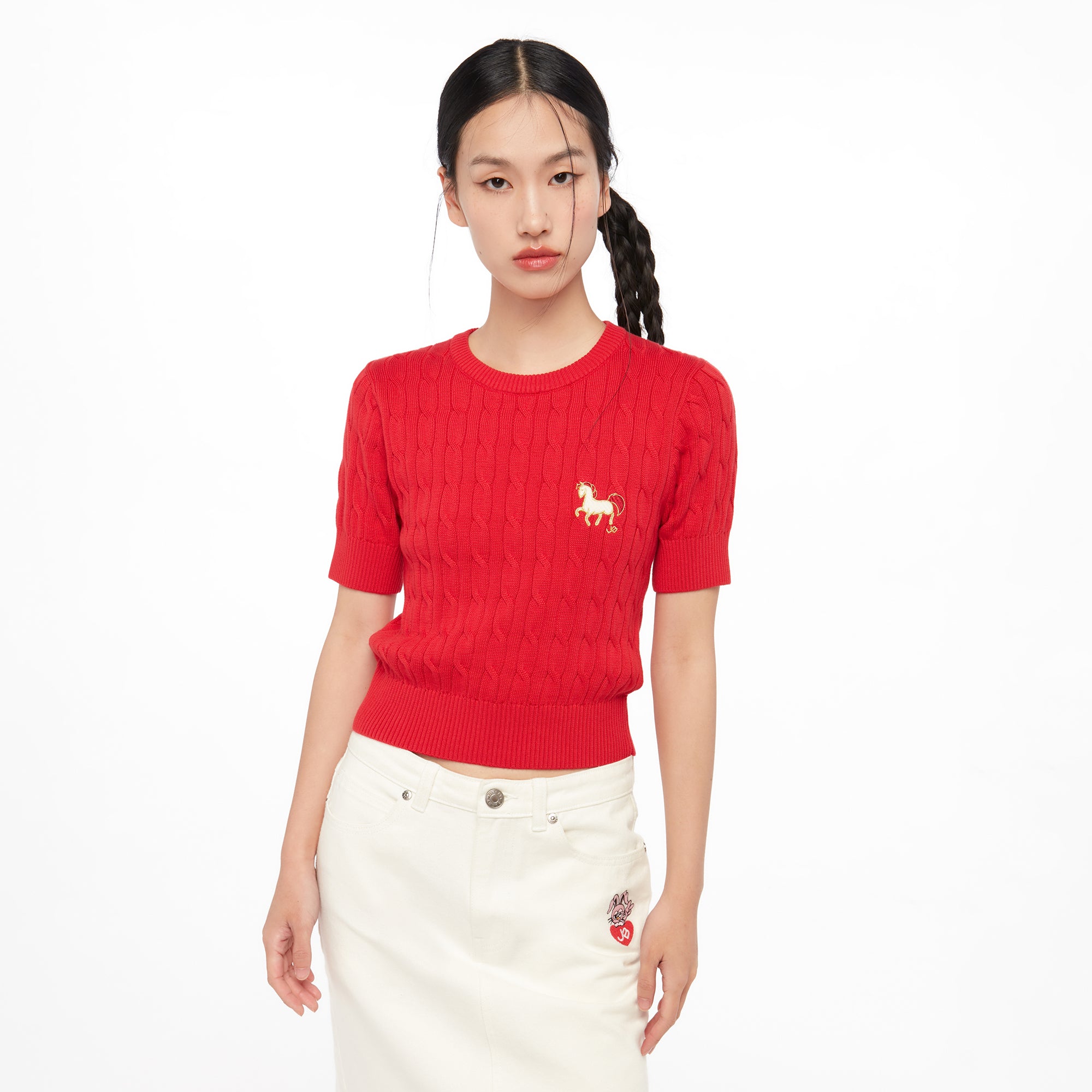 เสื้อยืดถักเคเบิ้ลแขนสั้นปักลาย Red