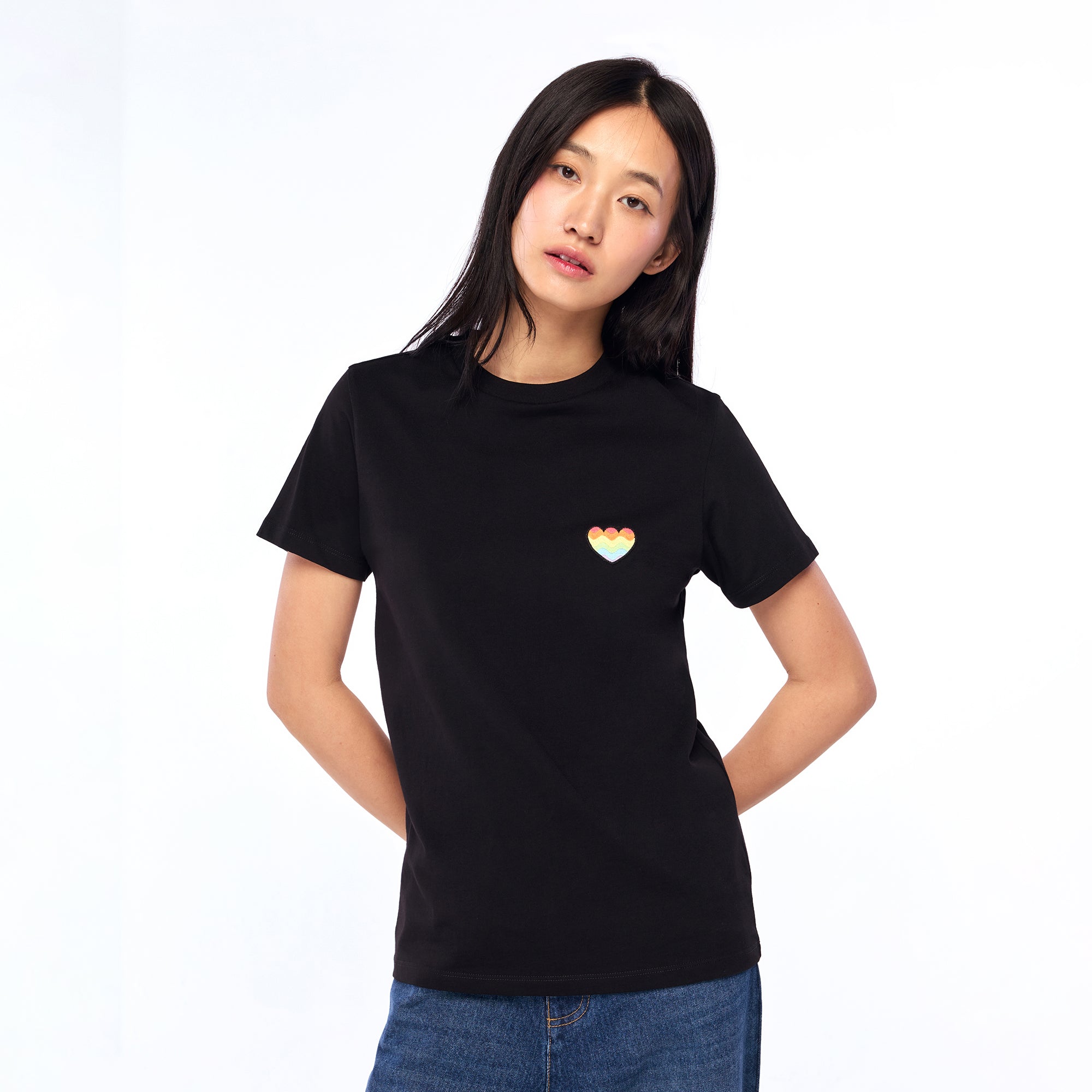 Heart Embroidered Short Sleeve T-Shirt Black