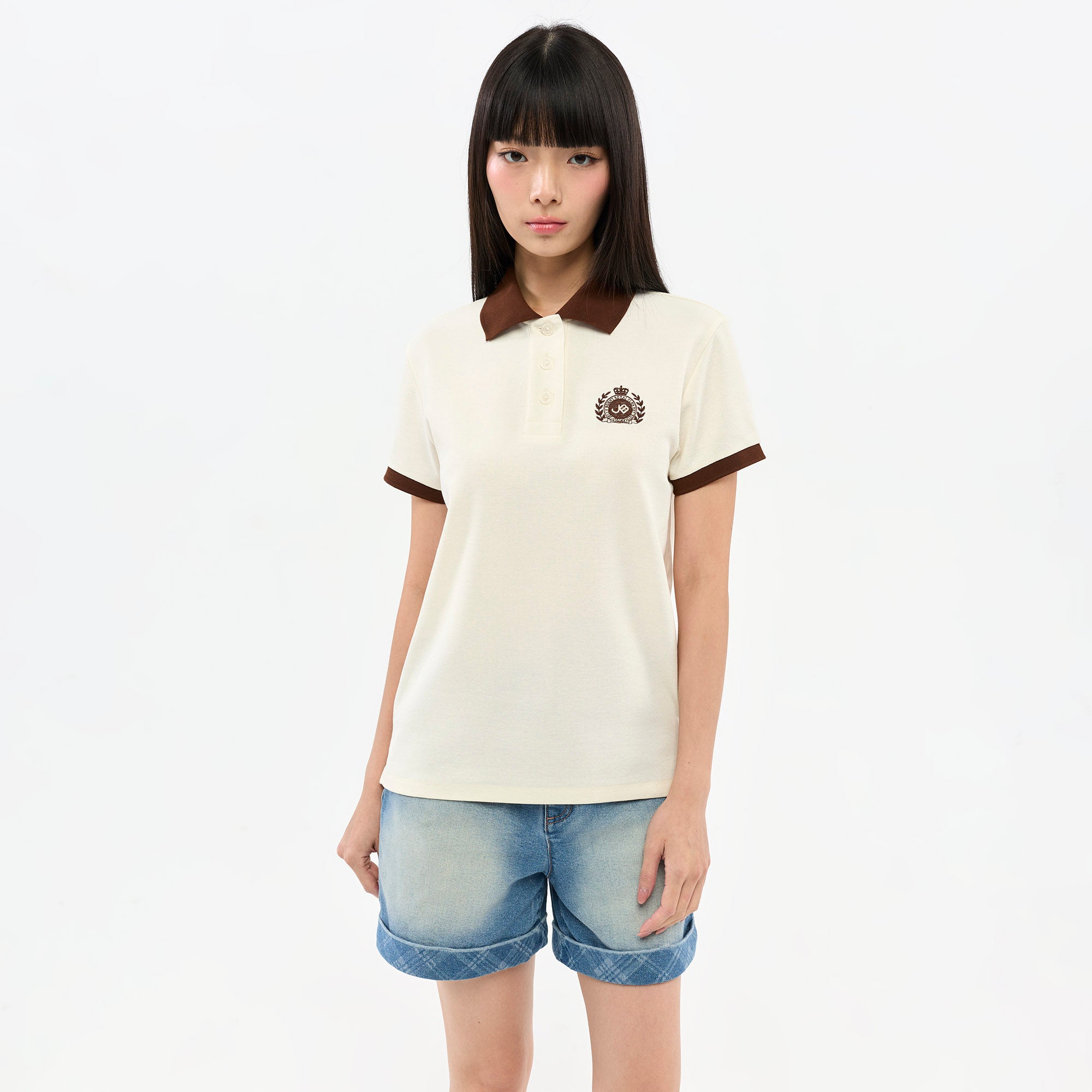 เสื้อโปโลปักลาย Royal Club
Cream