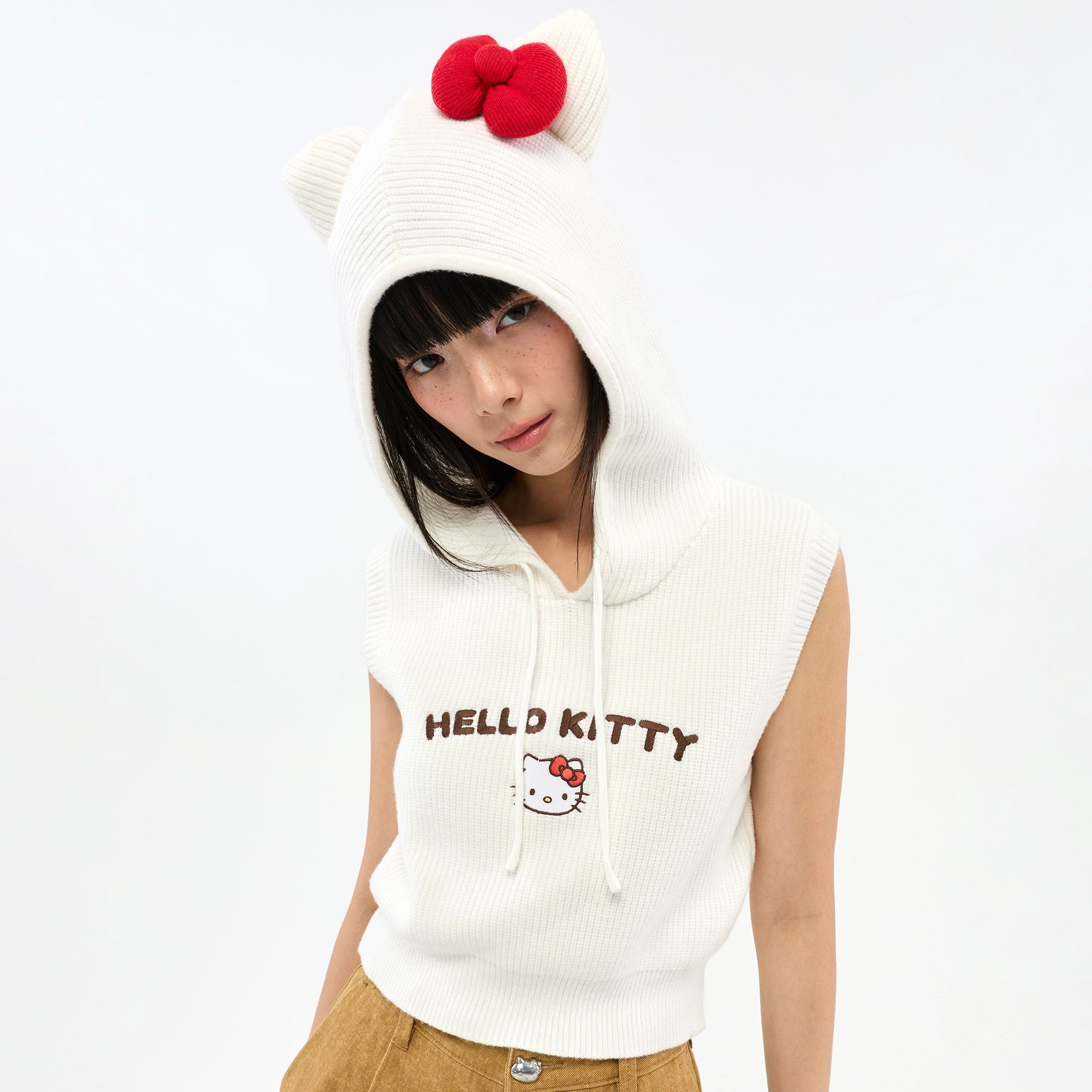 เสื้อกั๊กผ้าถักมีฮู้ด Hello Kitty White