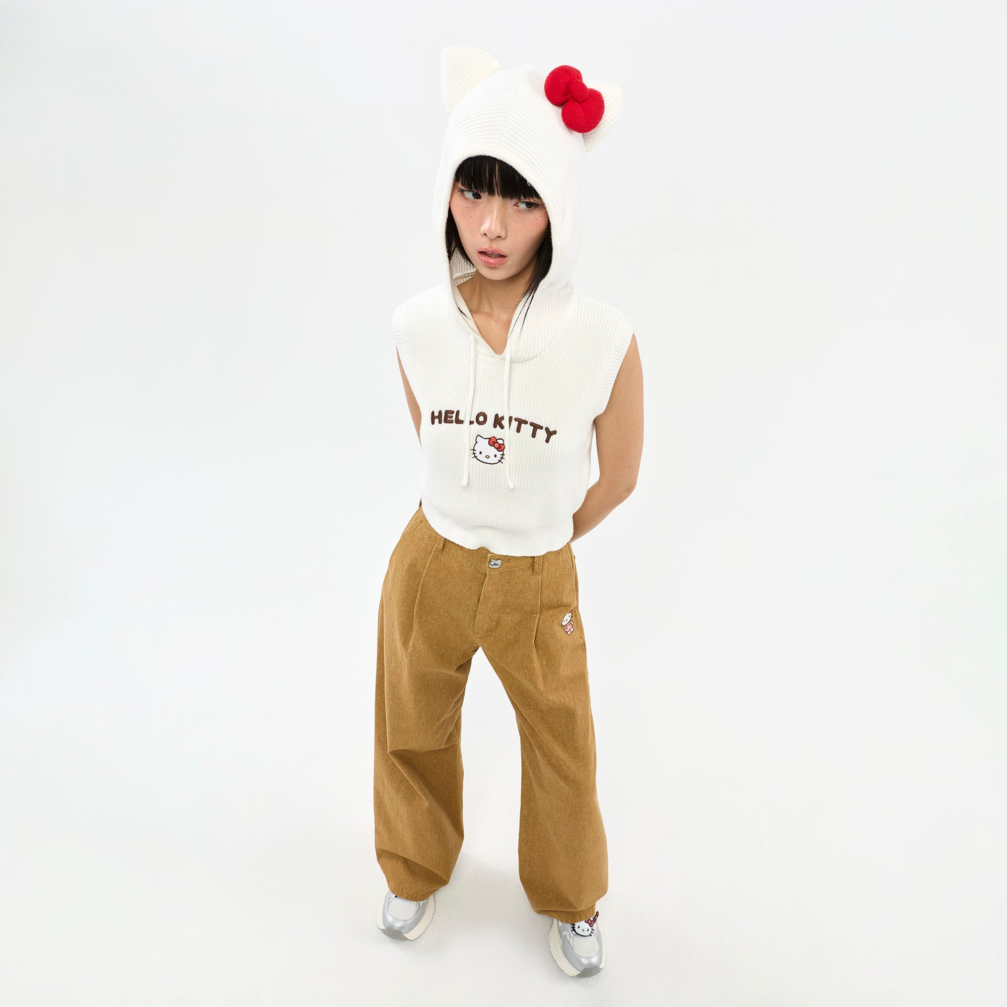 เสื้อกั๊กผ้าถักมีฮู้ด Hello Kitty White