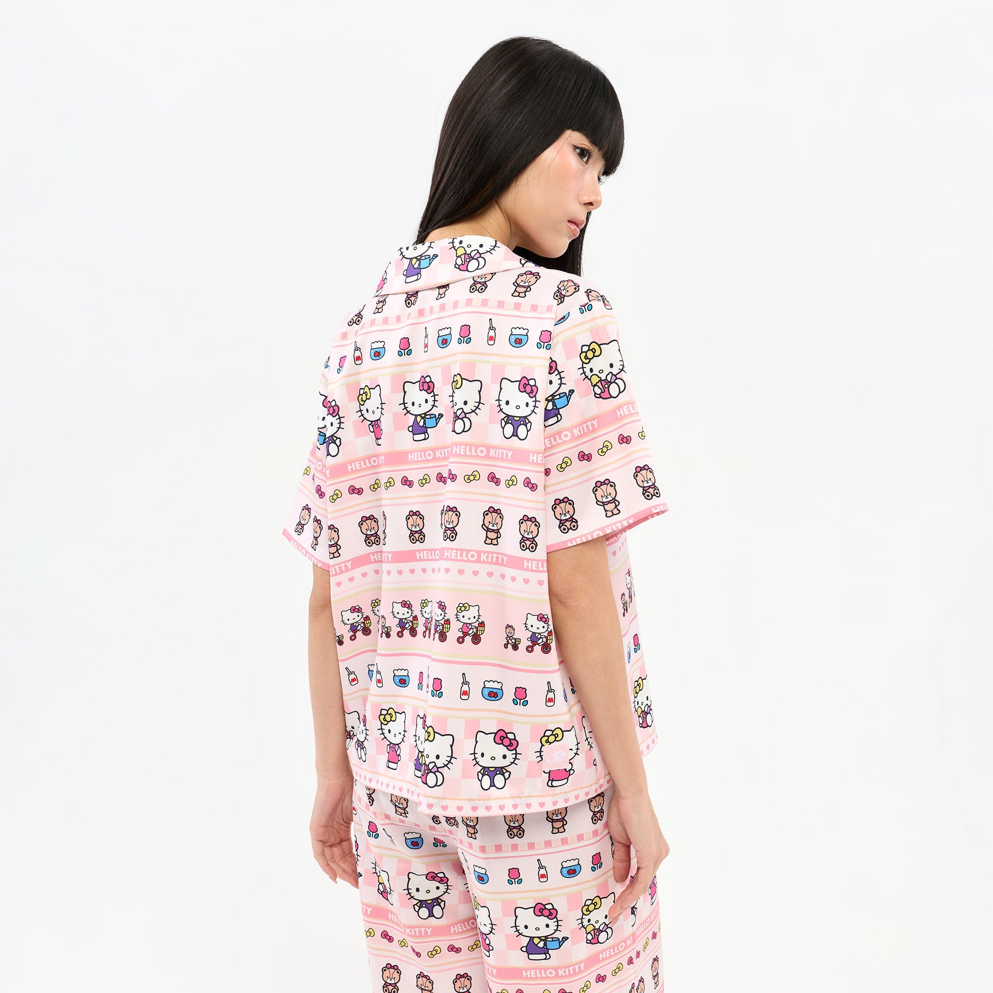 เสื้อเชิ้ตแขนสั้นปกเปิด Hello Kitty Multi Color