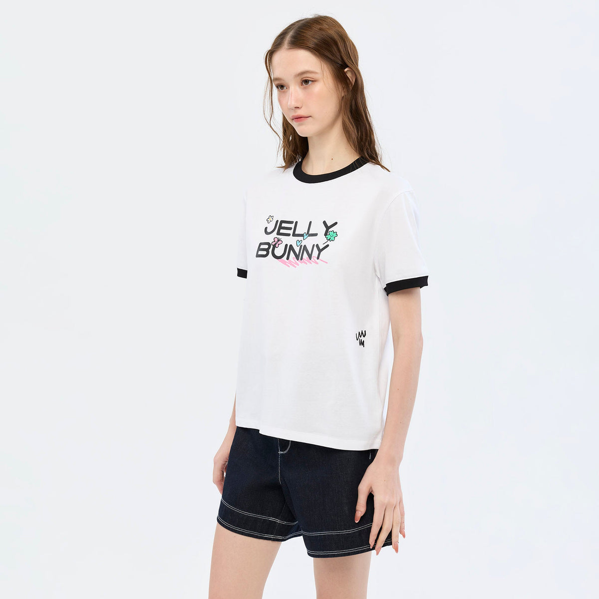 เสื้อยืดแต่งโลโก้ White
