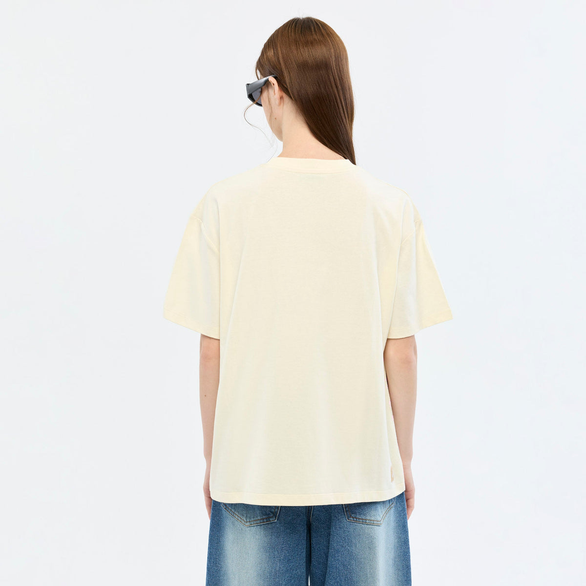 เสื้อยืดลาย Jeremy Bunny Sketch Cream