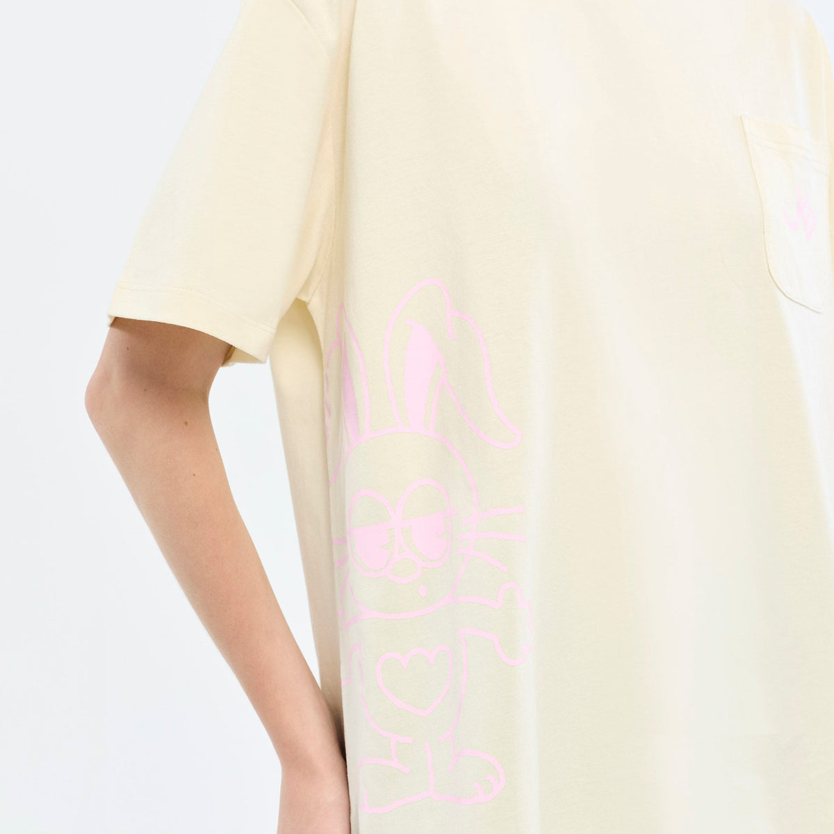 เสื้อยืดลาย Jeremy Bunny Sketch Cream