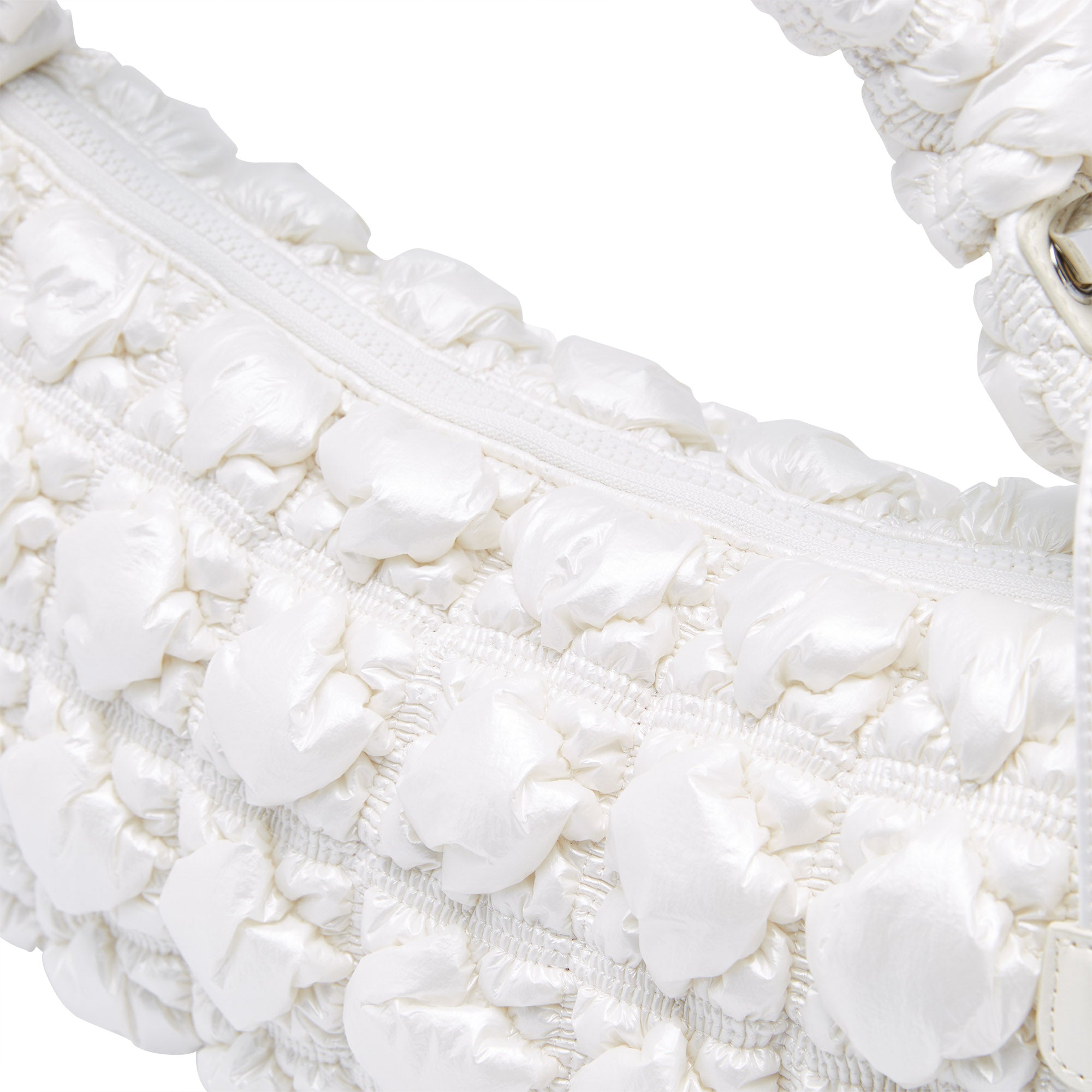 กระเป๋าสะพายไหล่ Cole Metallic White