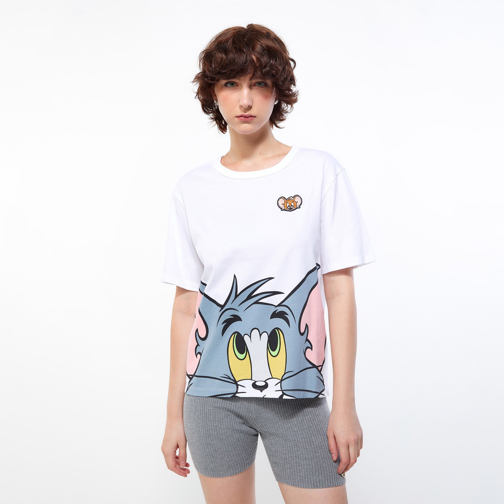 เสื้อยืด Sneak Peek Tom and Jerry White