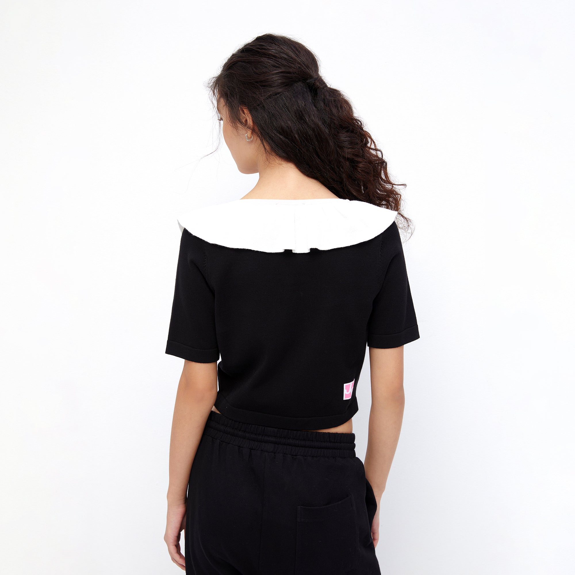 Sweet Apple Ruffle Crop Top Black