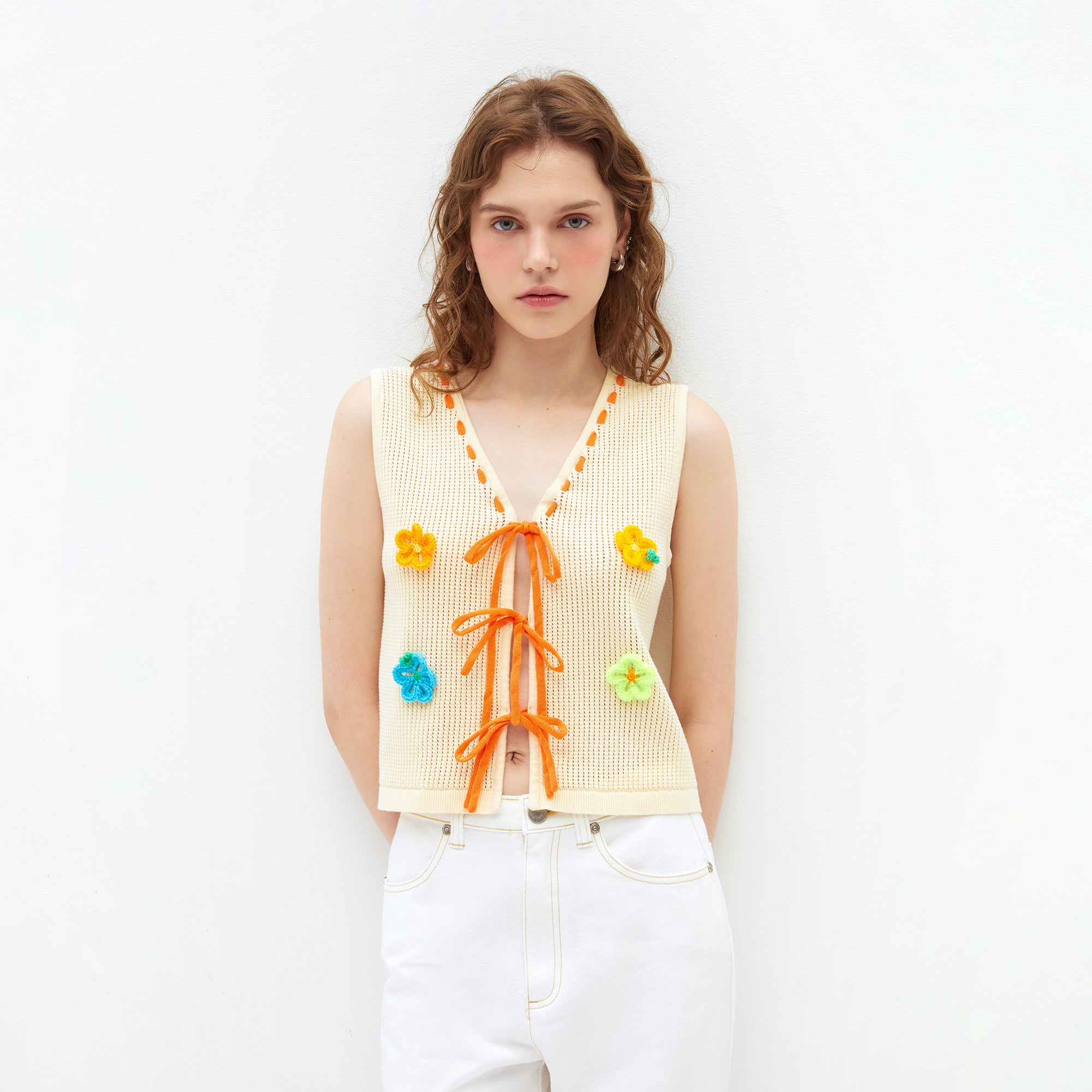 Flower Lace Up Vest Crea