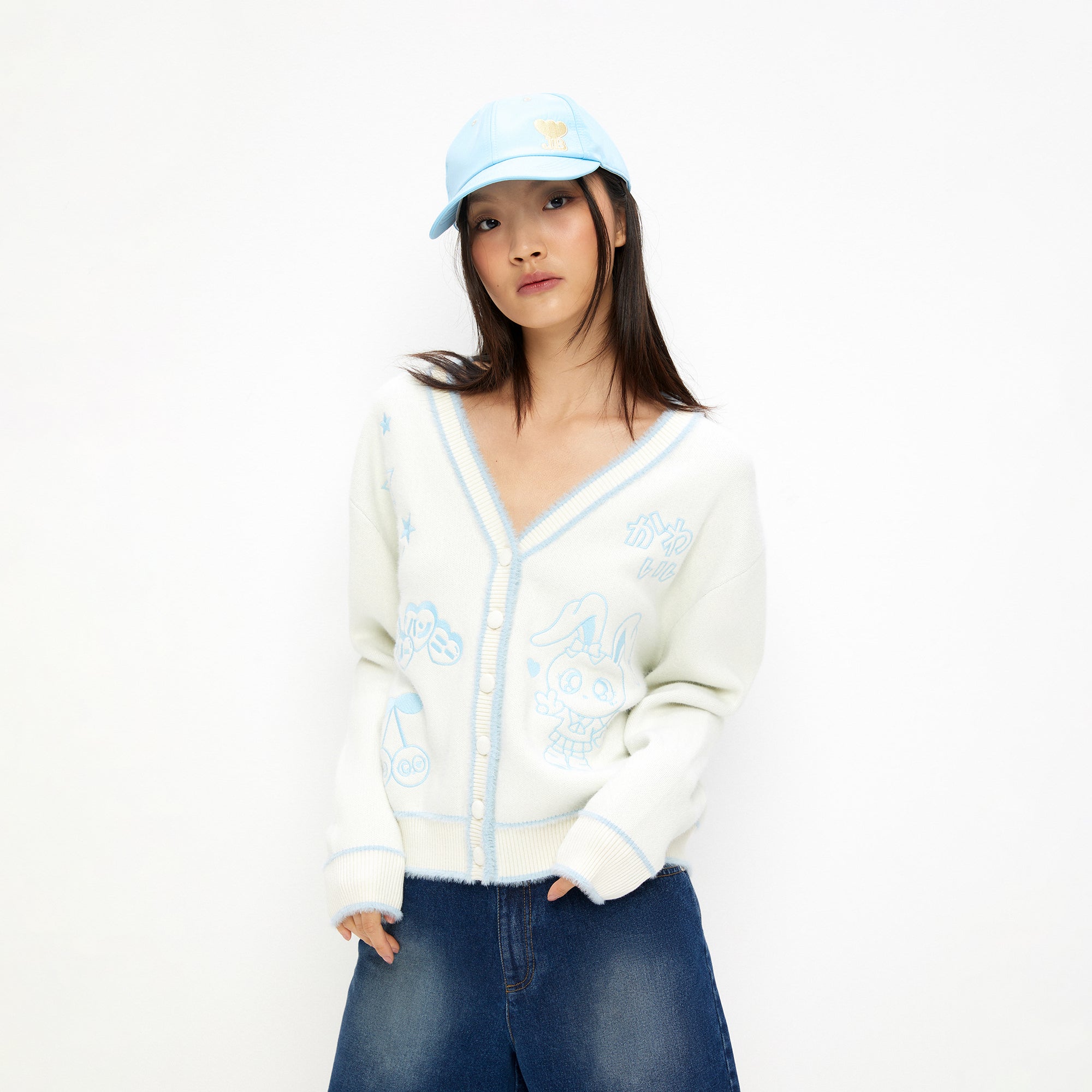 เสื้อคาร์ดิแกนแขนยาวปักลายกระต่าย Jerme Cream