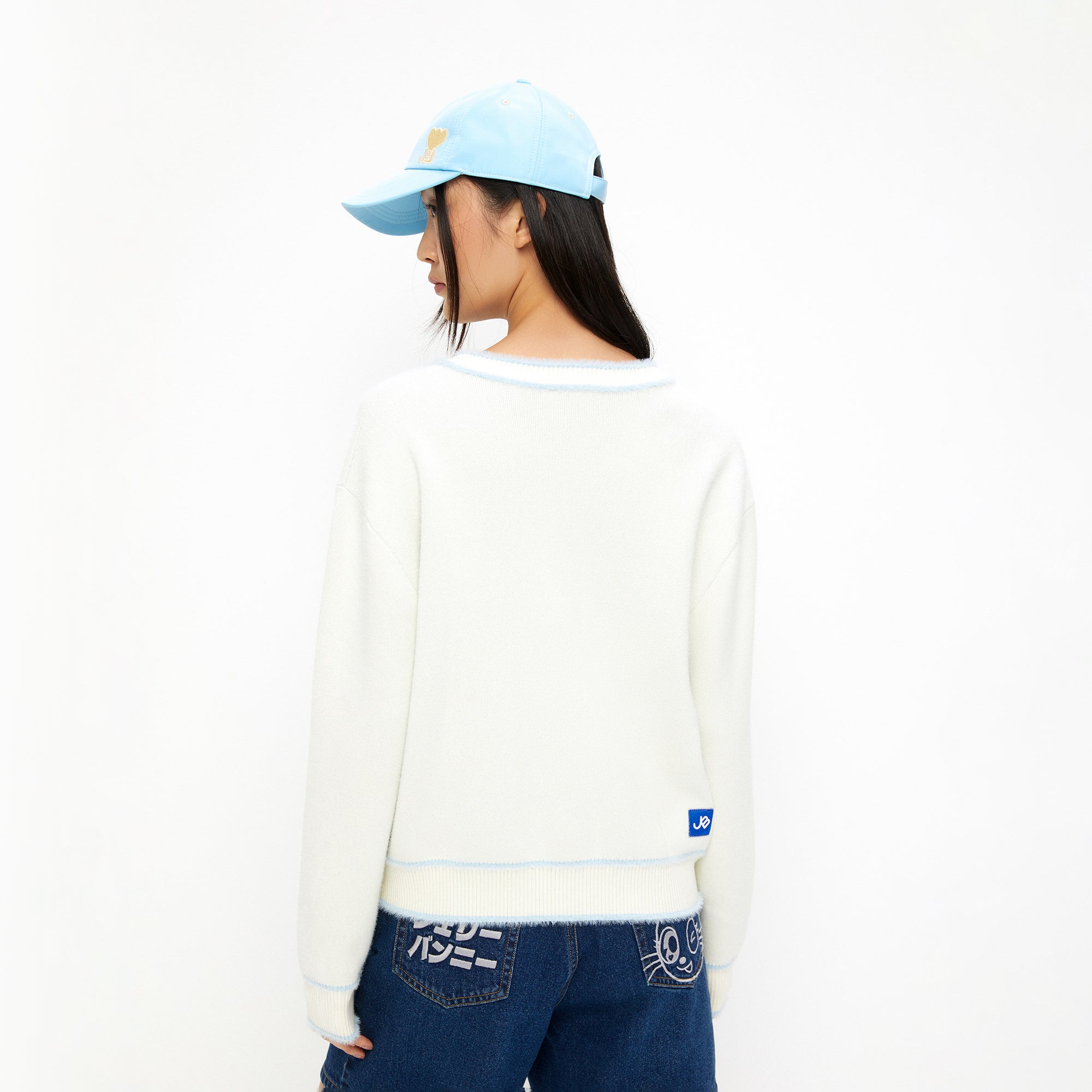 เสื้อคาร์ดิแกนแขนยาวปักลายกระต่าย Jerme Cream
