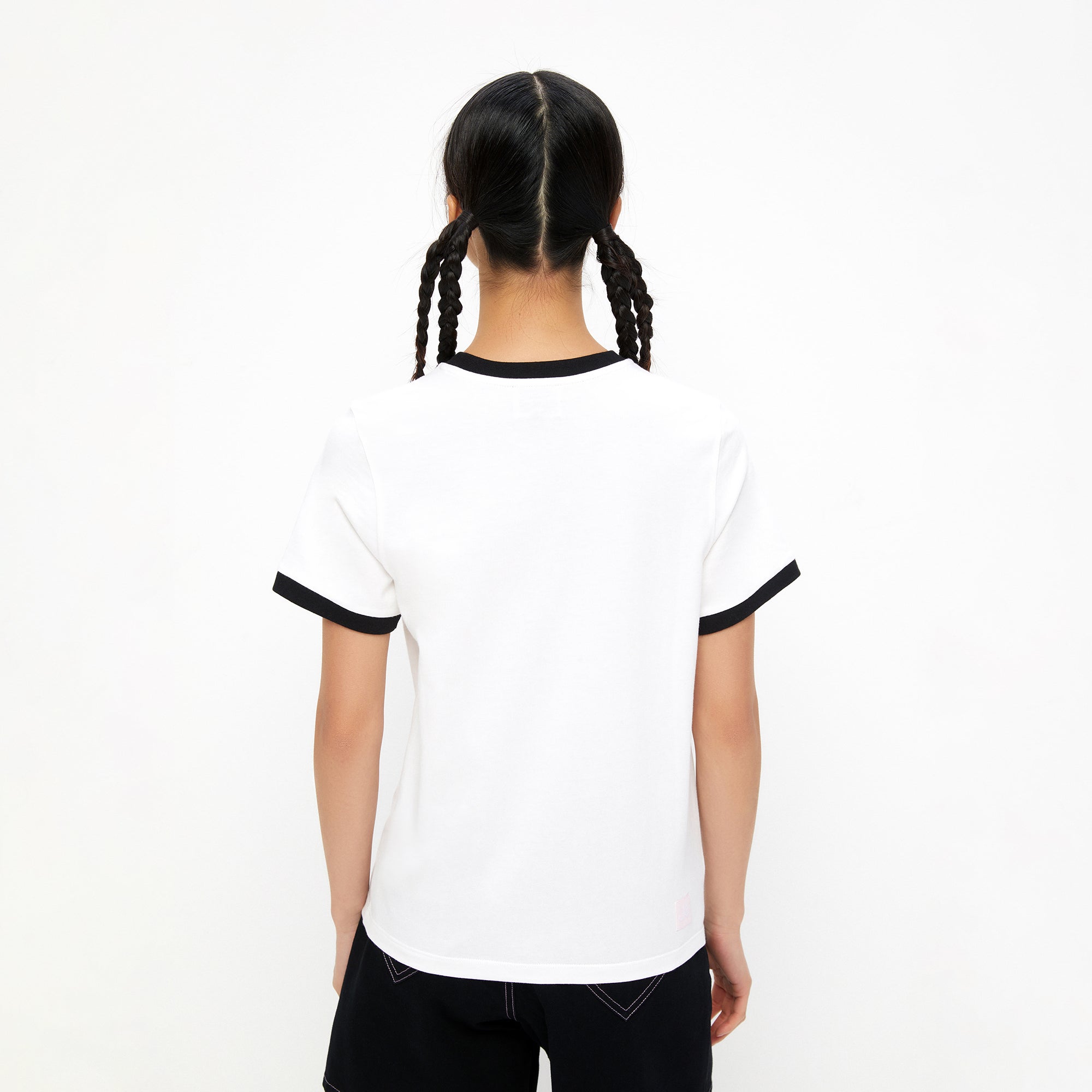 เสื้อแขนสั้นพิมพ์ลาย White