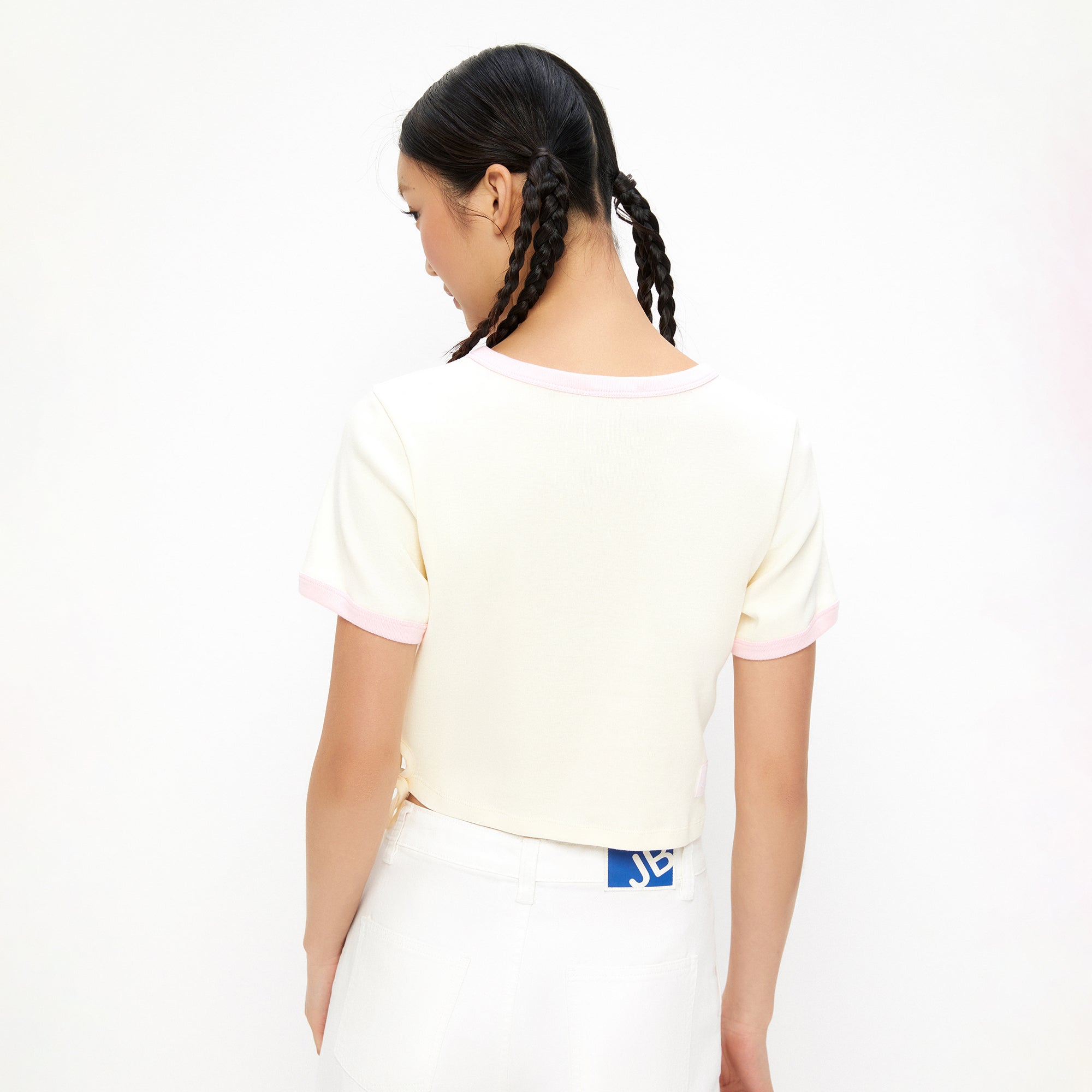 เสื้อยืดทรงโอเวอร์ไซส์พิมพ์ลายการ์ตูน Kuromi Cream