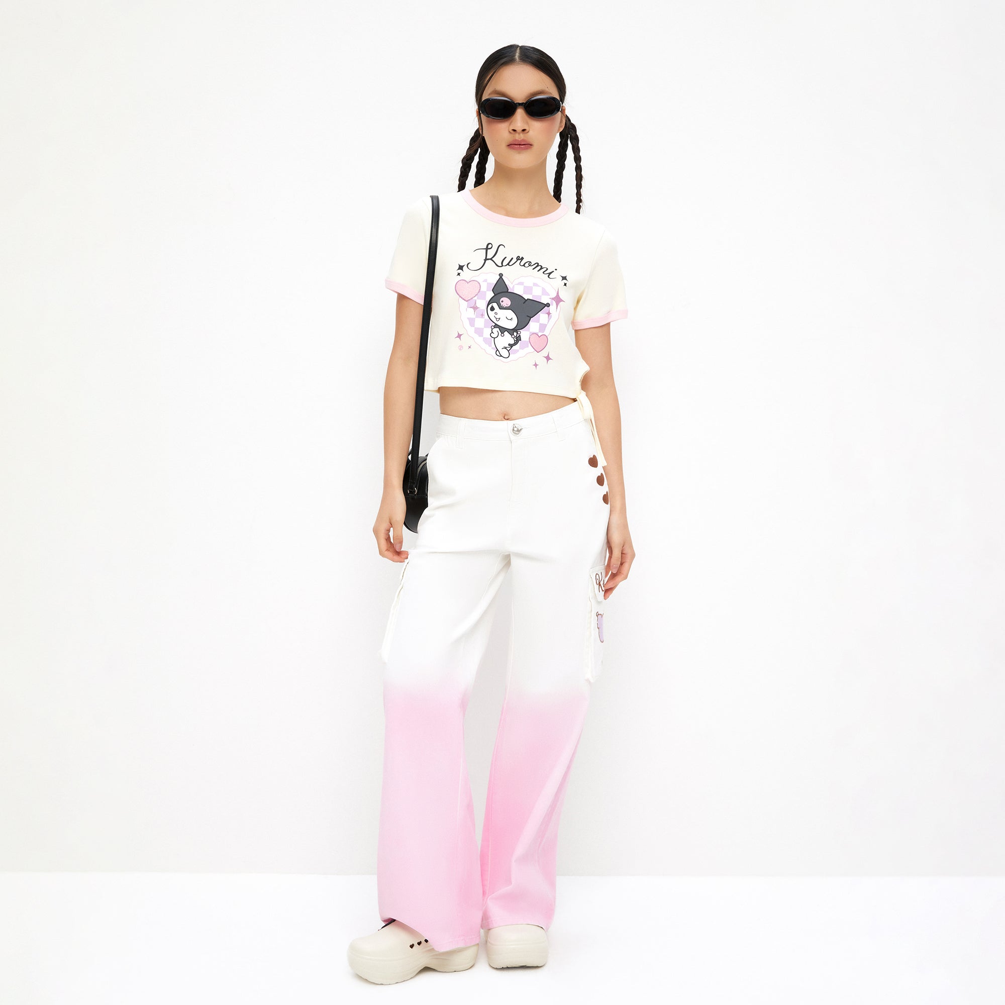 เสื้อยืดทรงโอเวอร์ไซส์พิมพ์ลายการ์ตูน Kuromi Cream