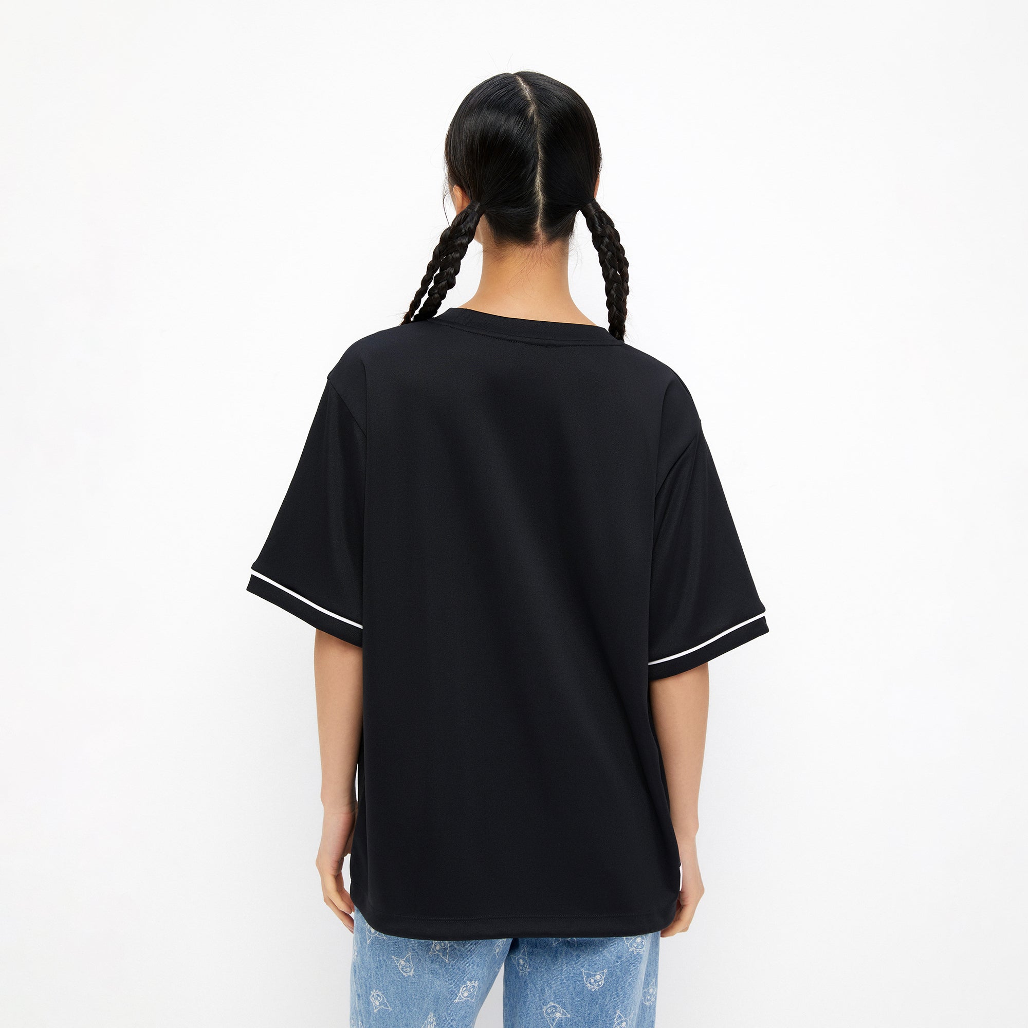 เสื้อยืดทรงโอเวอร์ไซส์พิมพ์ลายการ์ตูน Kuromi Black