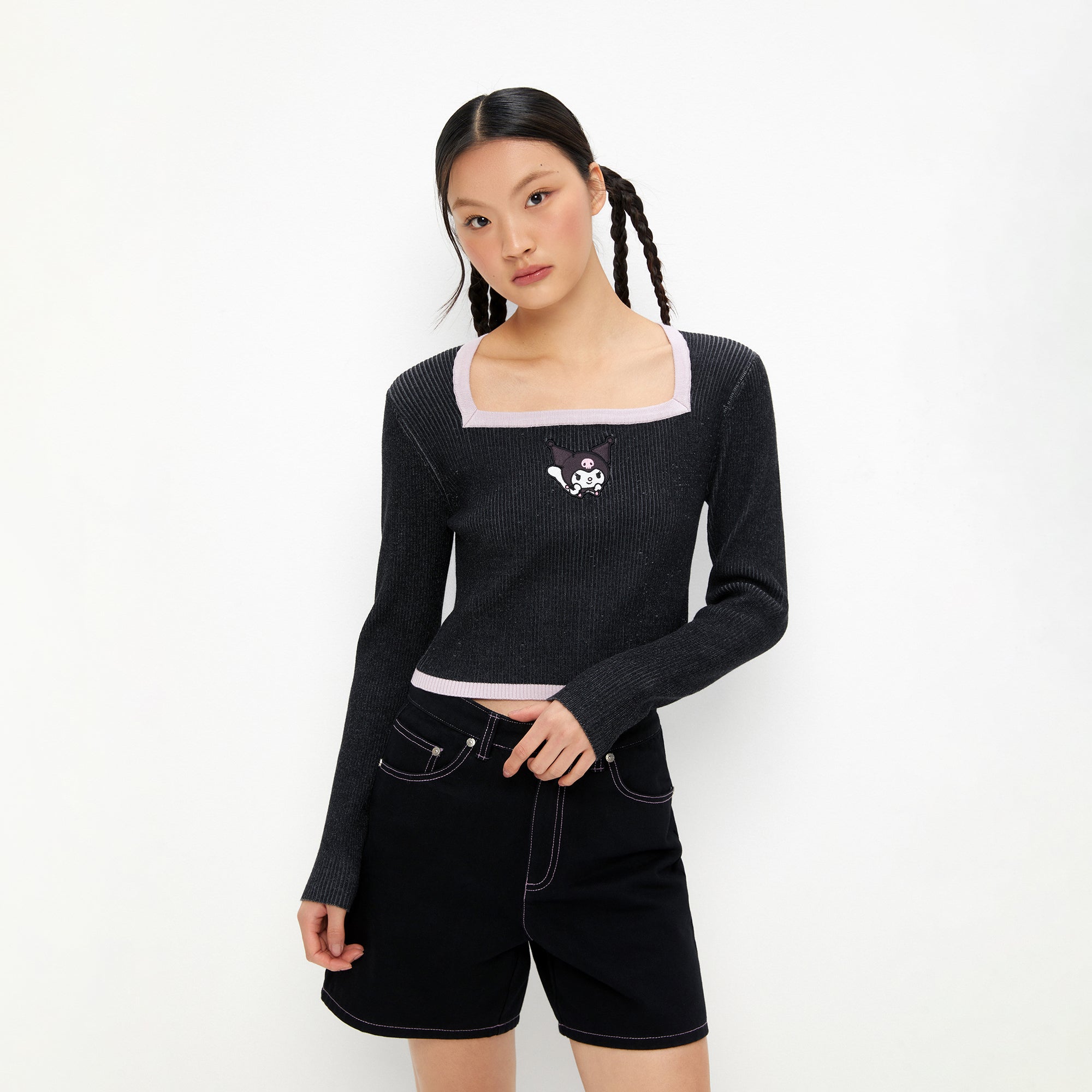 เสื้อแขนยาวผ้าริบปักลายการ์ตูน Kuromi Black