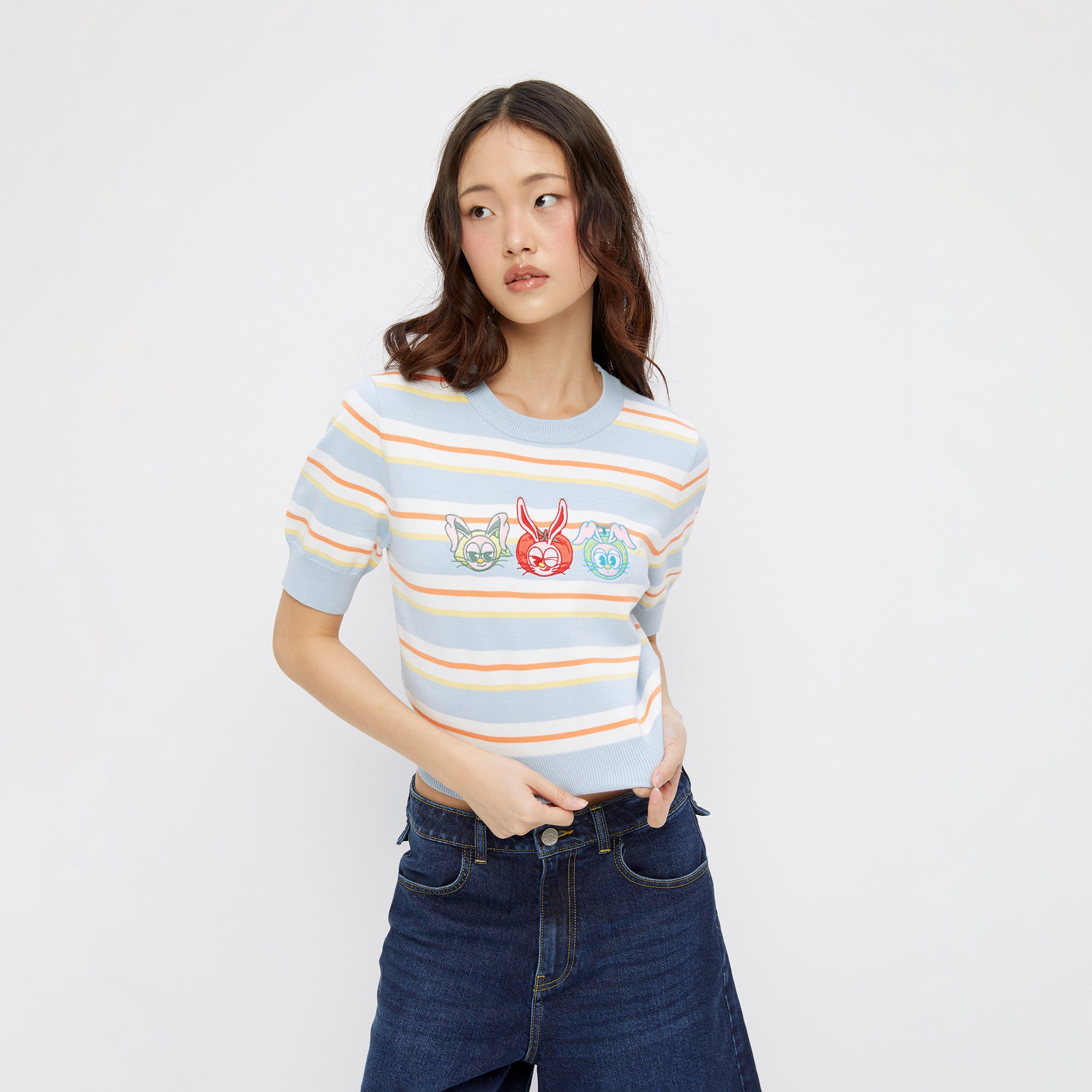 เสื้อนิตลายทางปักลาย