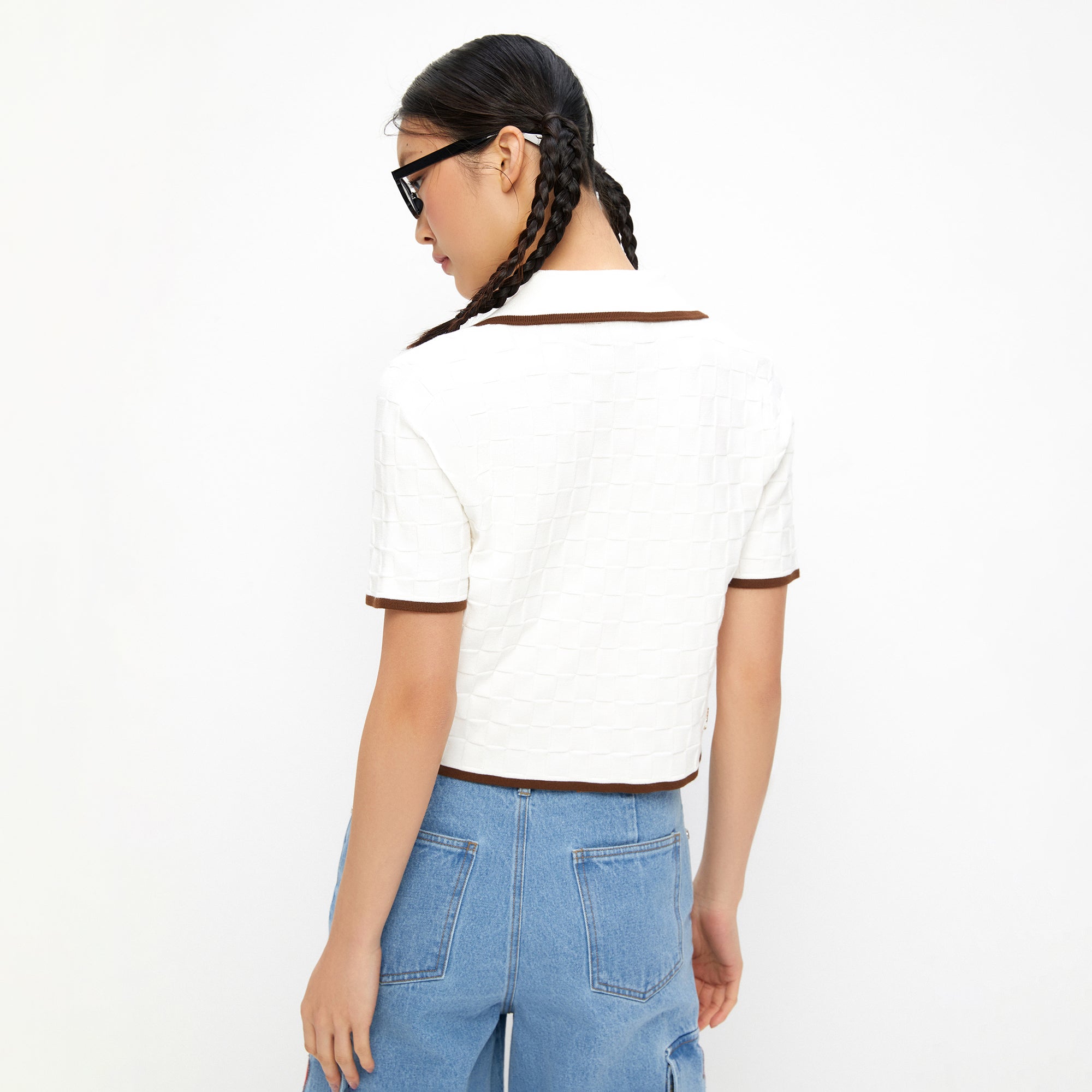 เสื้อโปโลแขนสั้นปักลาย