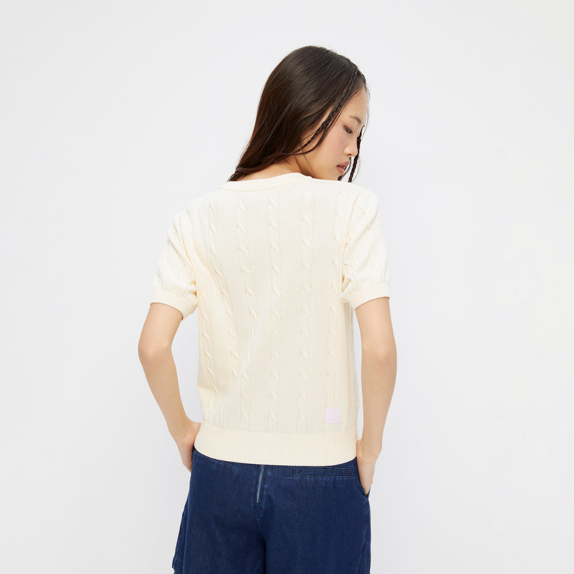 เสื้อยืดแขนสั้นถักเคเบิ้ล Cream