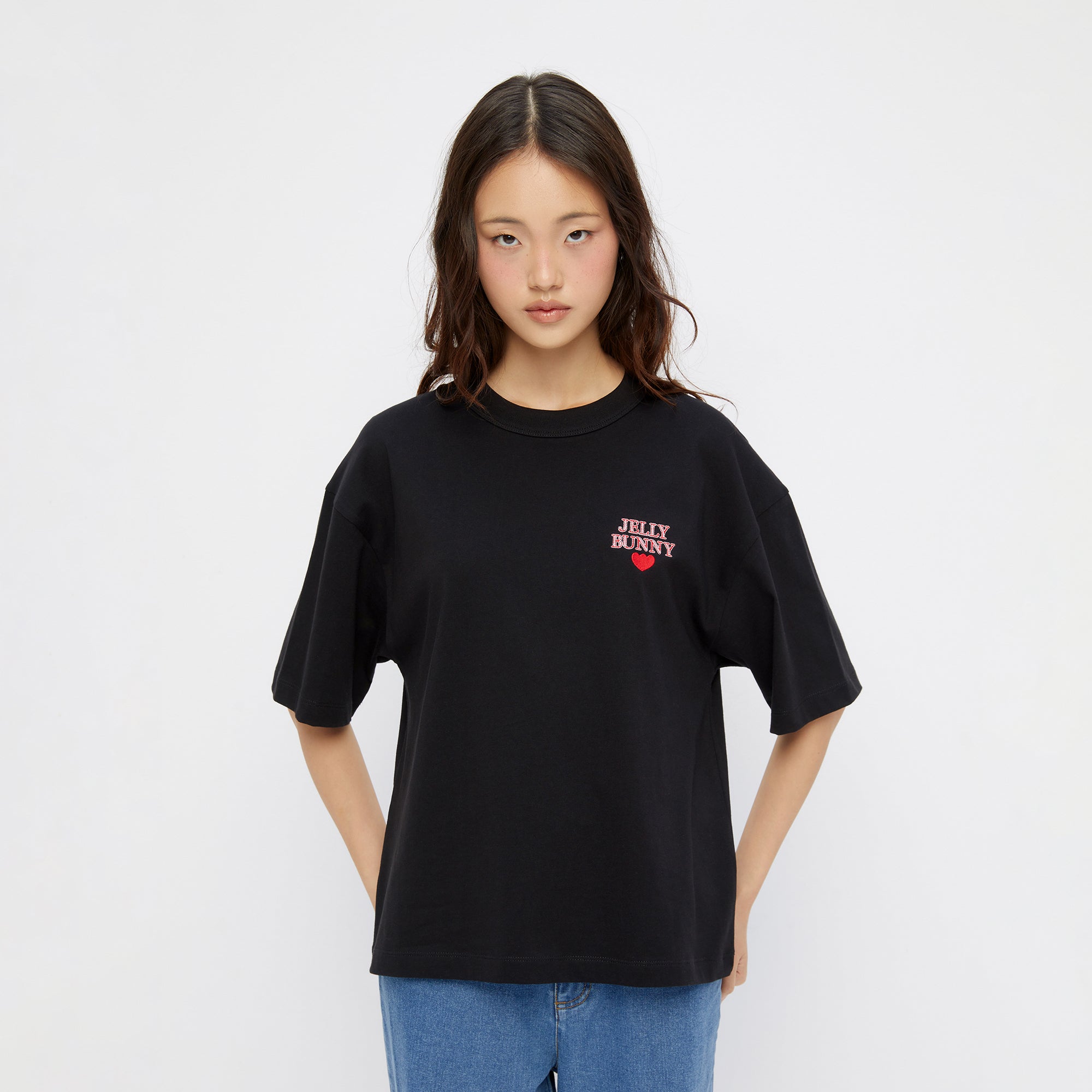 เสื้อยืดแขนสั้นปักโลโก้ Black