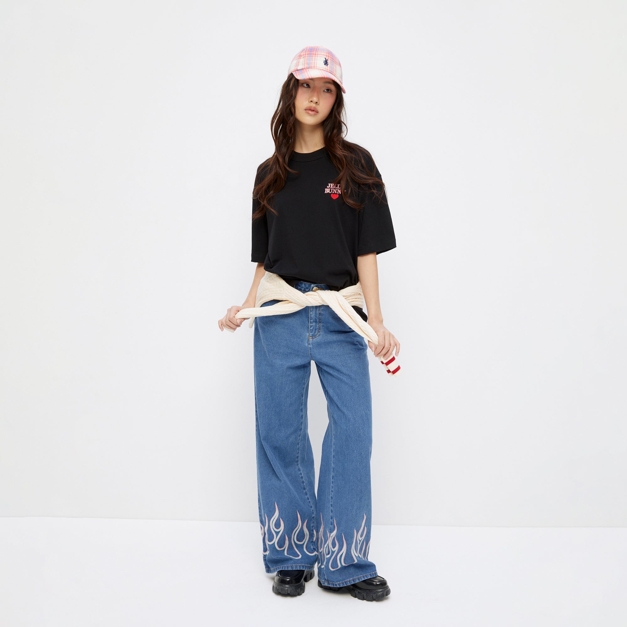 เสื้อยืดแขนสั้นปักโลโก้ Black