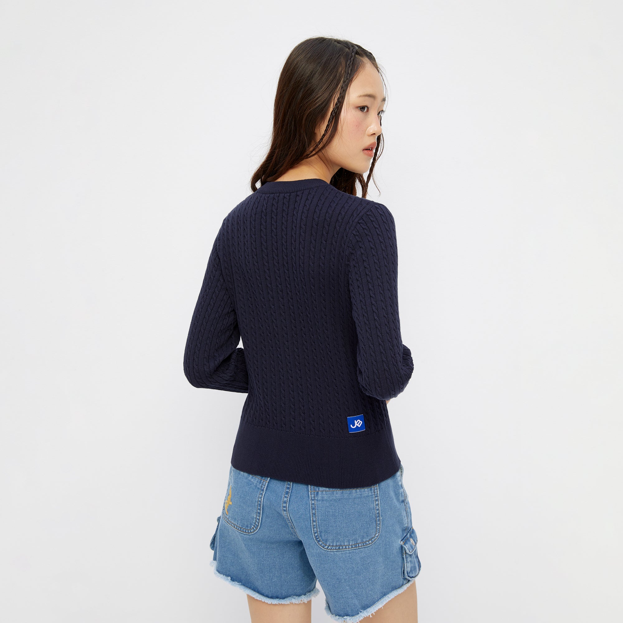 เสื้อคาร์ดิแกนถักเคเบิ้ลปักลาย Navy