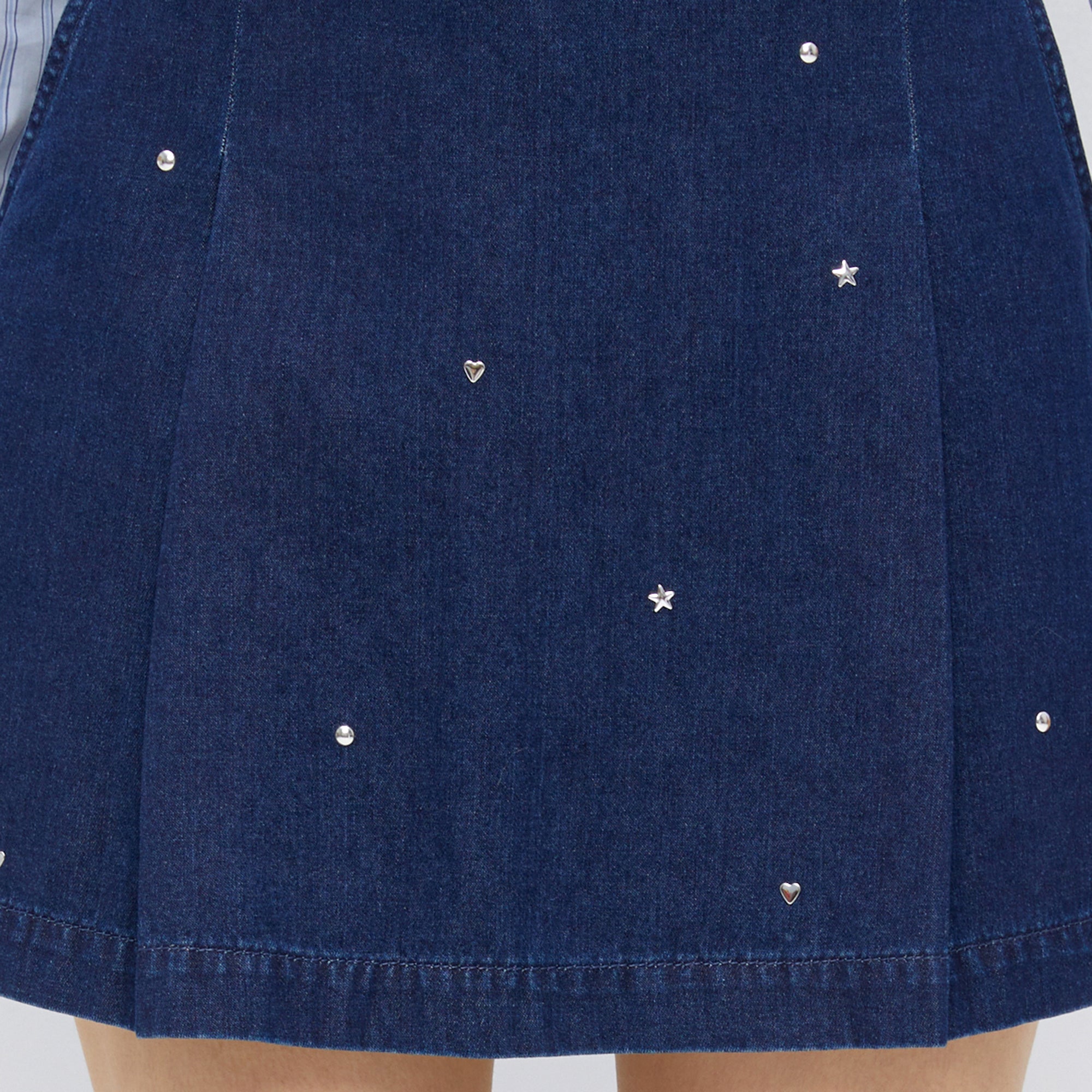 กระโปรงกางเกงเดนิมแต่งฮาร์ดแวร์สีเงิน Blue