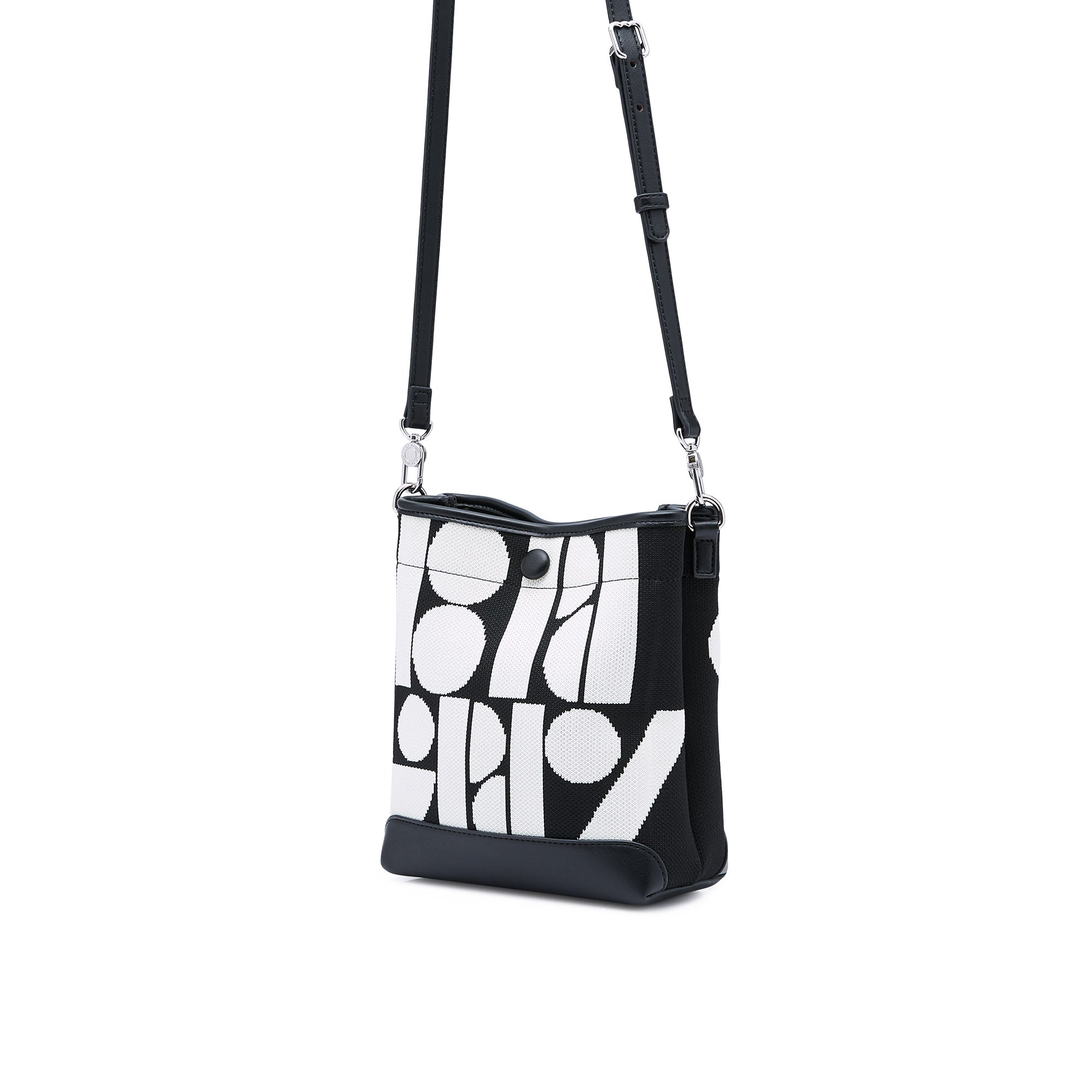 กระเป๋าสะพายข้าง Rondo Black