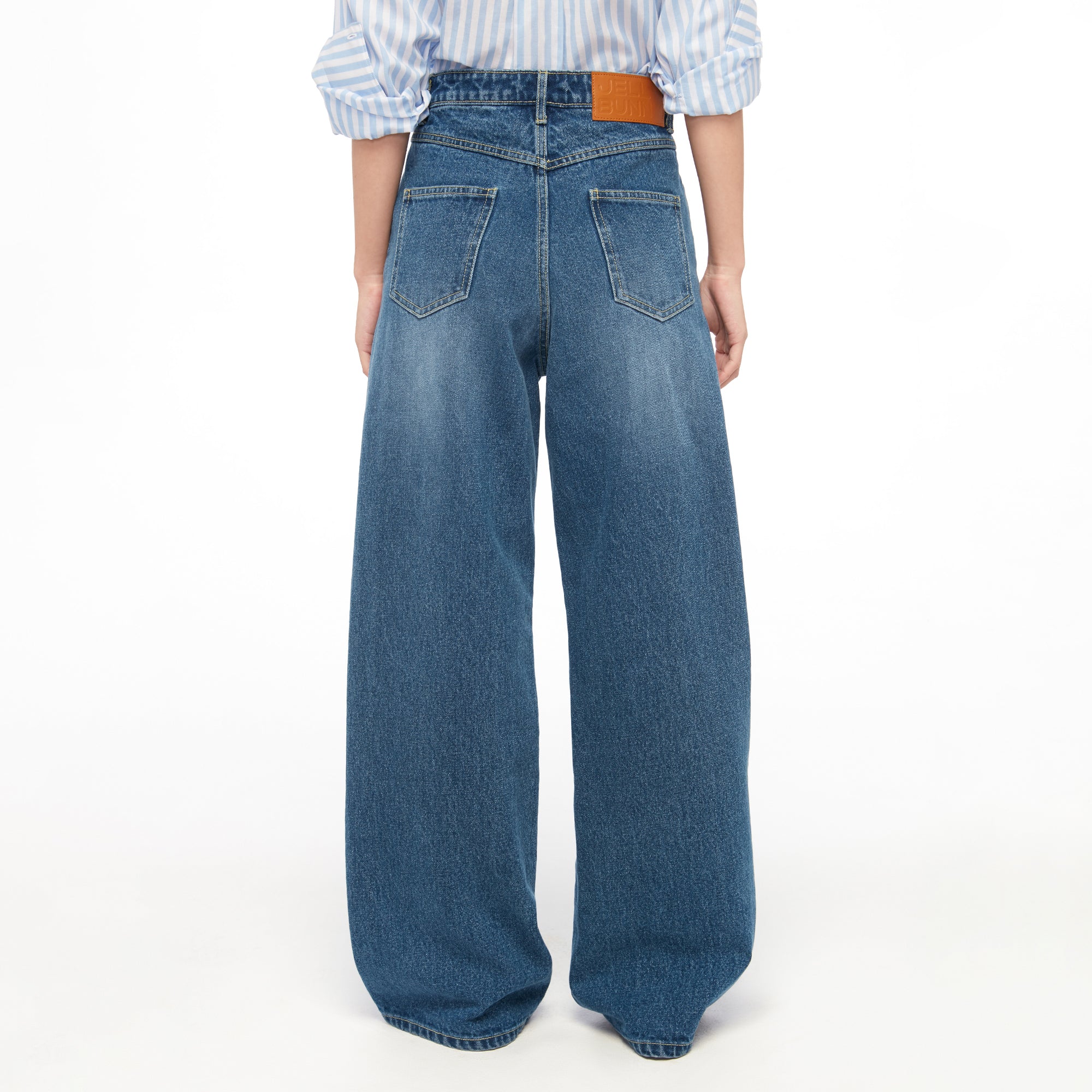 กางเกงเดนิมขายาวสีเฟดปักลาย Tom and Jerry Blue