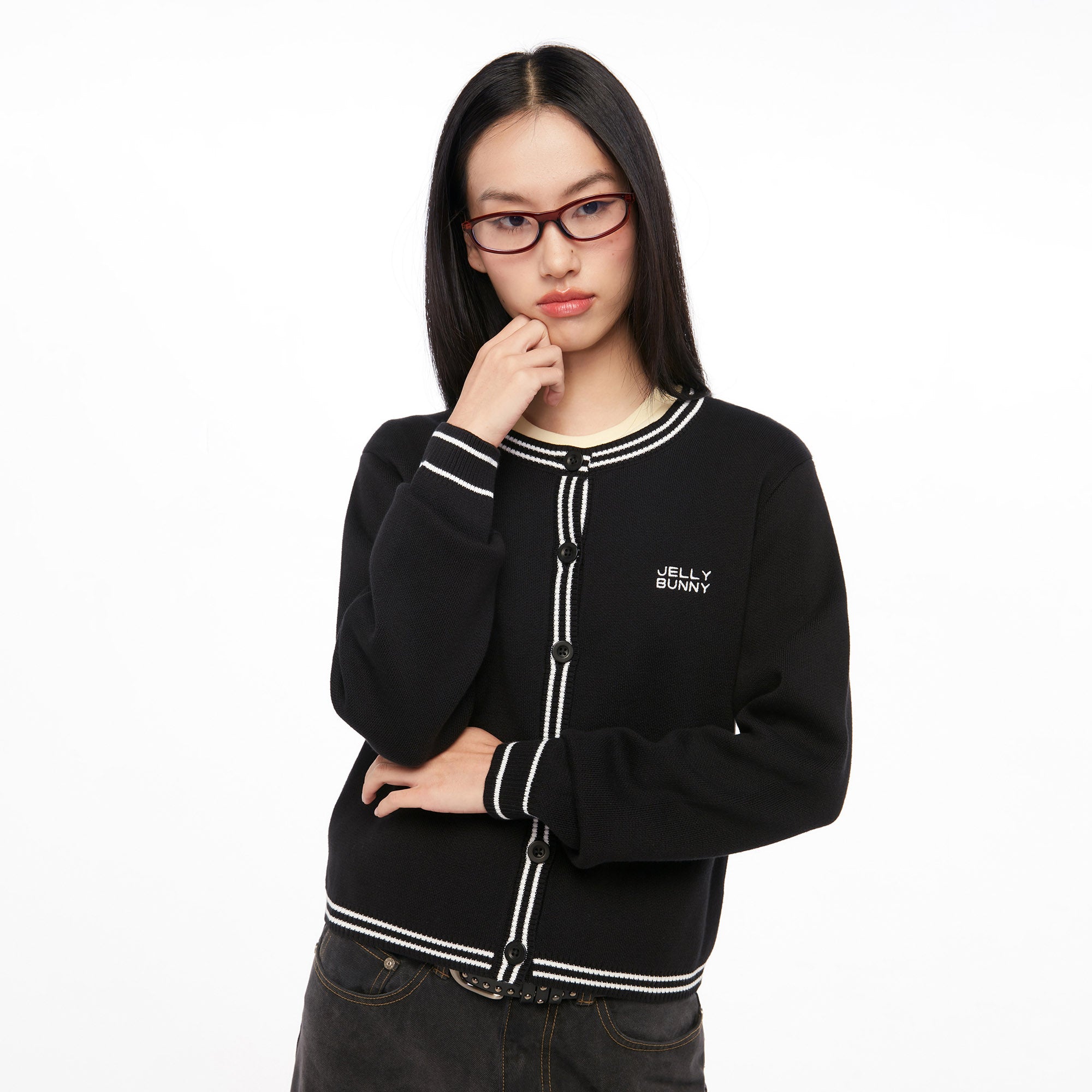 เสื้อคาร์ดิแกนแขนยาวปักโลโก้ Black